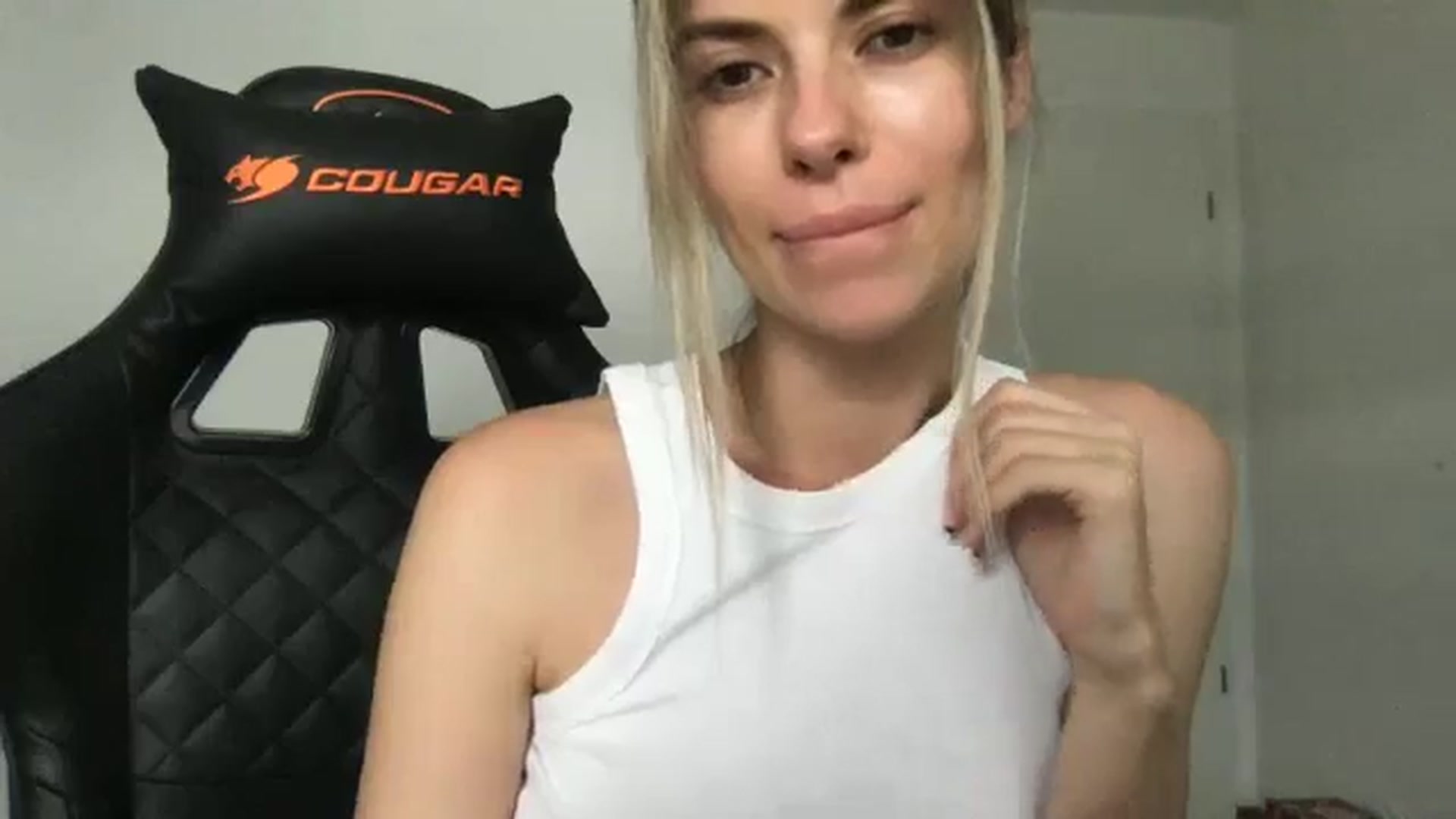 Gallery image thumbnail from neverinmylife's myfreecams stream on, 08/02/2024, 15:25 image 7 of 20