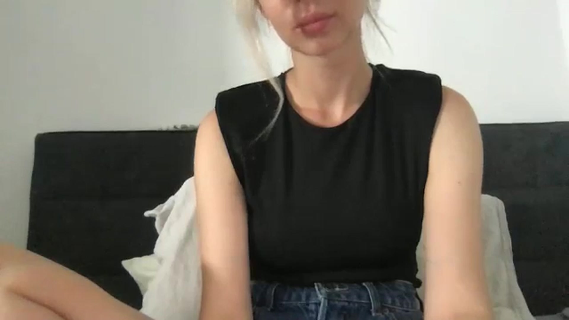 Gallery image thumbnail from neverinmylife's myfreecams stream on, 08/03/2024, 13:12 image 17 of 20