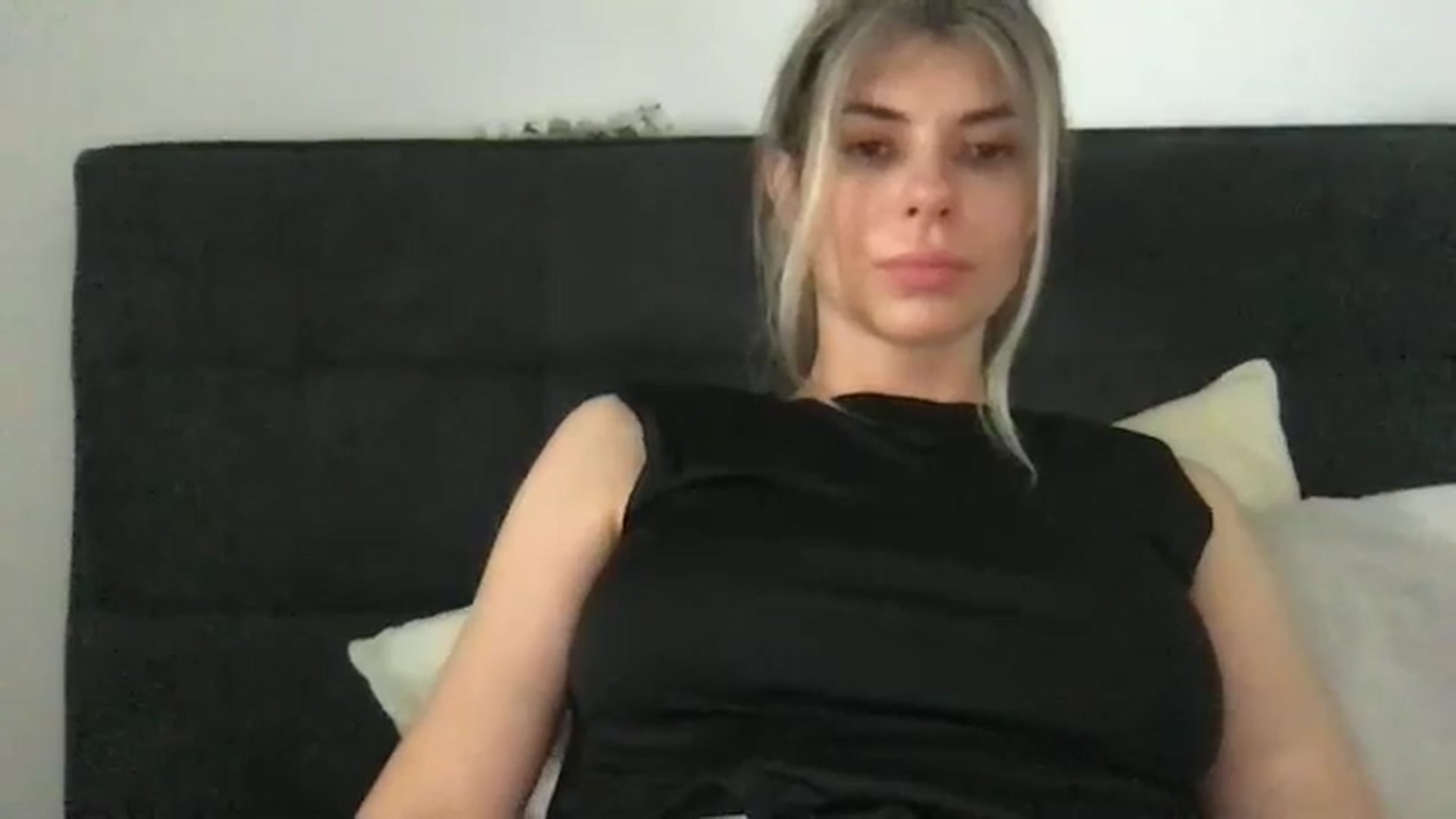 Gallery image thumbnail from neverinmylife's myfreecams stream on, 08/03/2024, 15:16 image 15 of 20