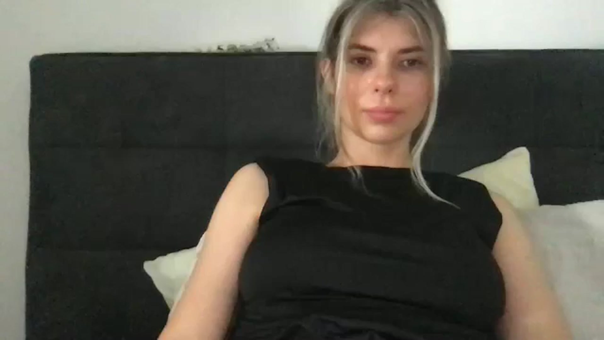 Gallery image thumbnail from neverinmylife's myfreecams stream on, 08/03/2024, 15:16 image 16 of 20