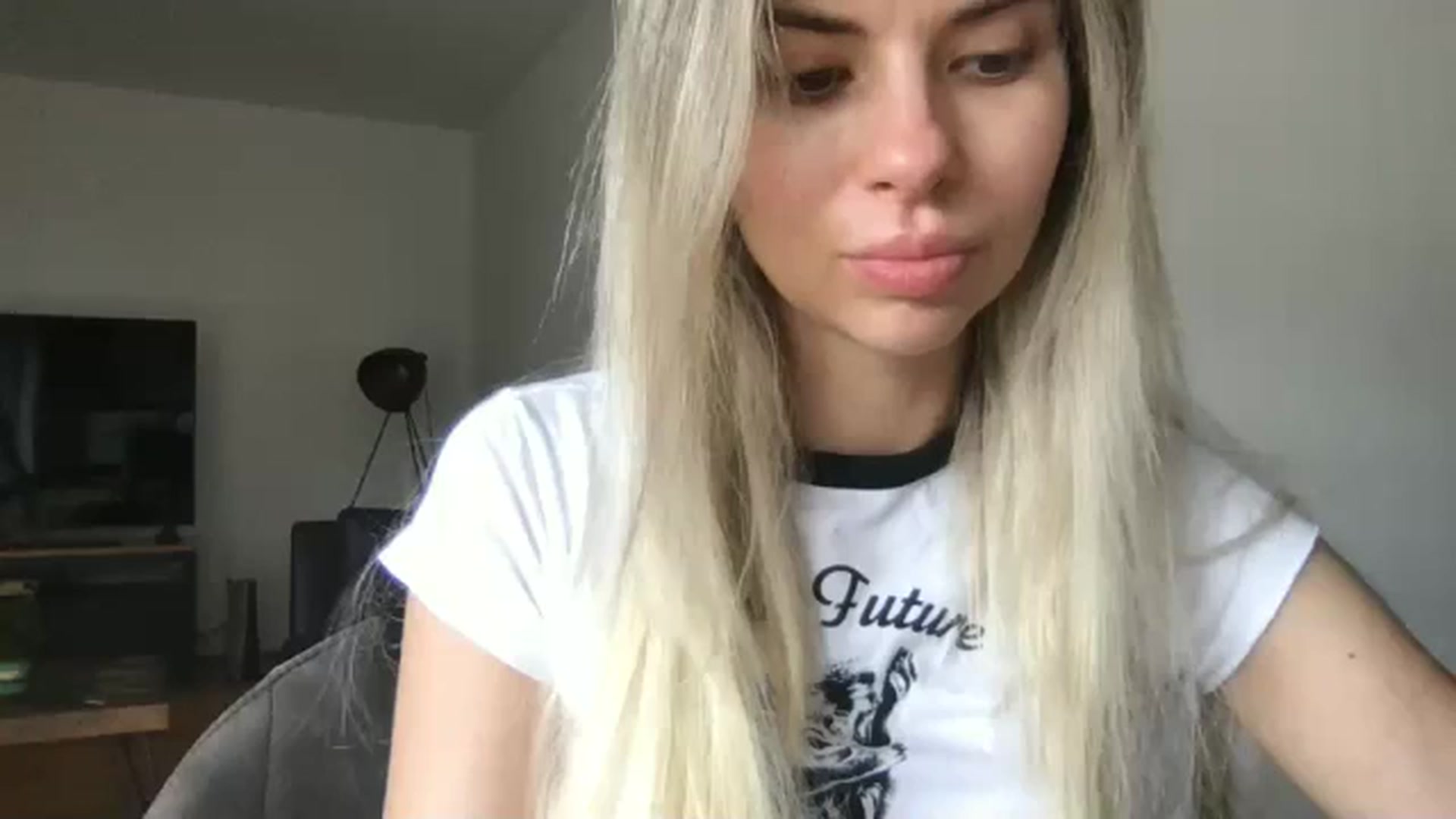 Gallery image thumbnail from neverinmylife's myfreecams stream on, 08/05/2024, 12:56 image 3 of 20