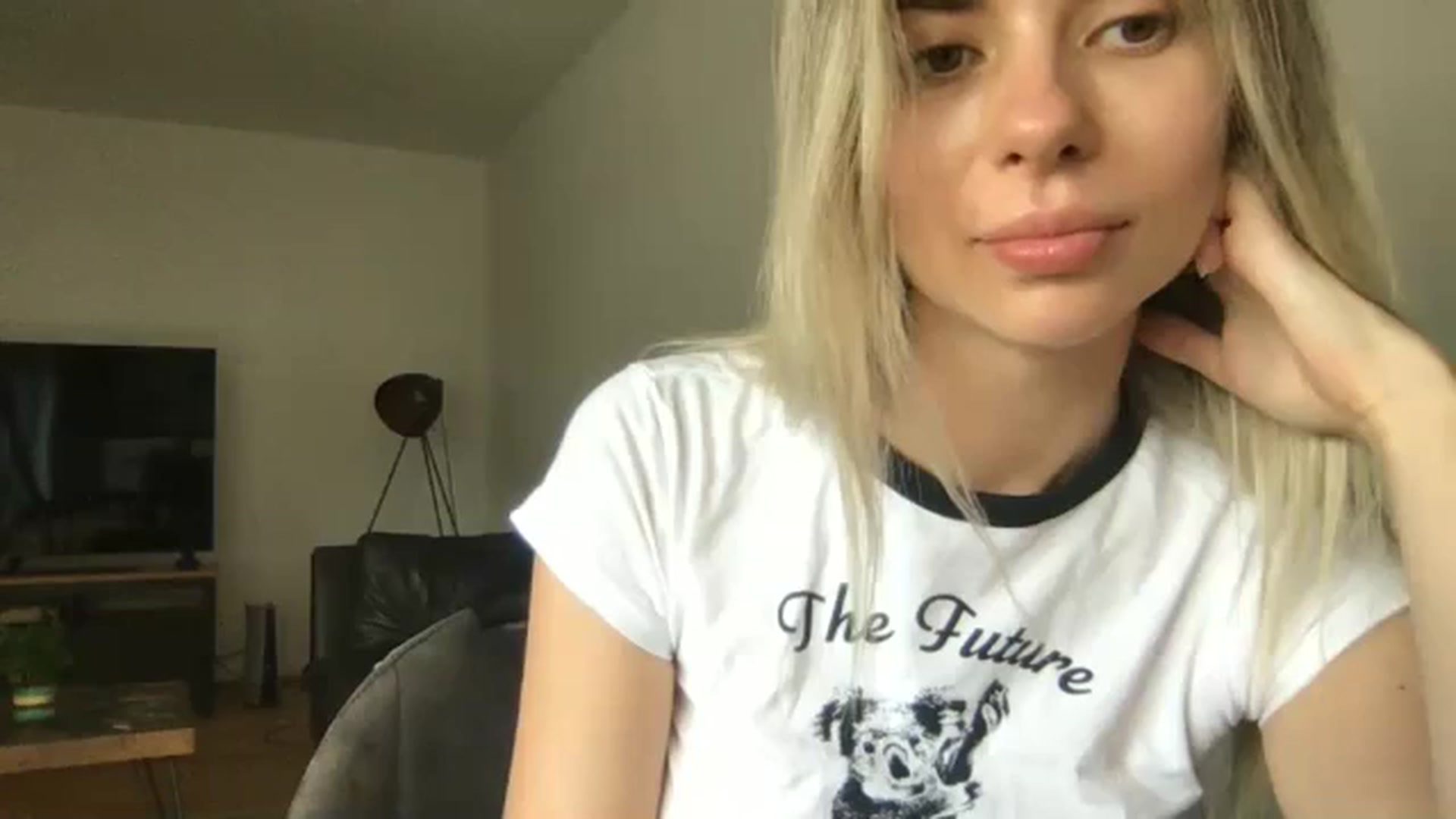 Gallery image thumbnail from neverinmylife's myfreecams stream on, 08/05/2024, 12:56 image 17 of 20