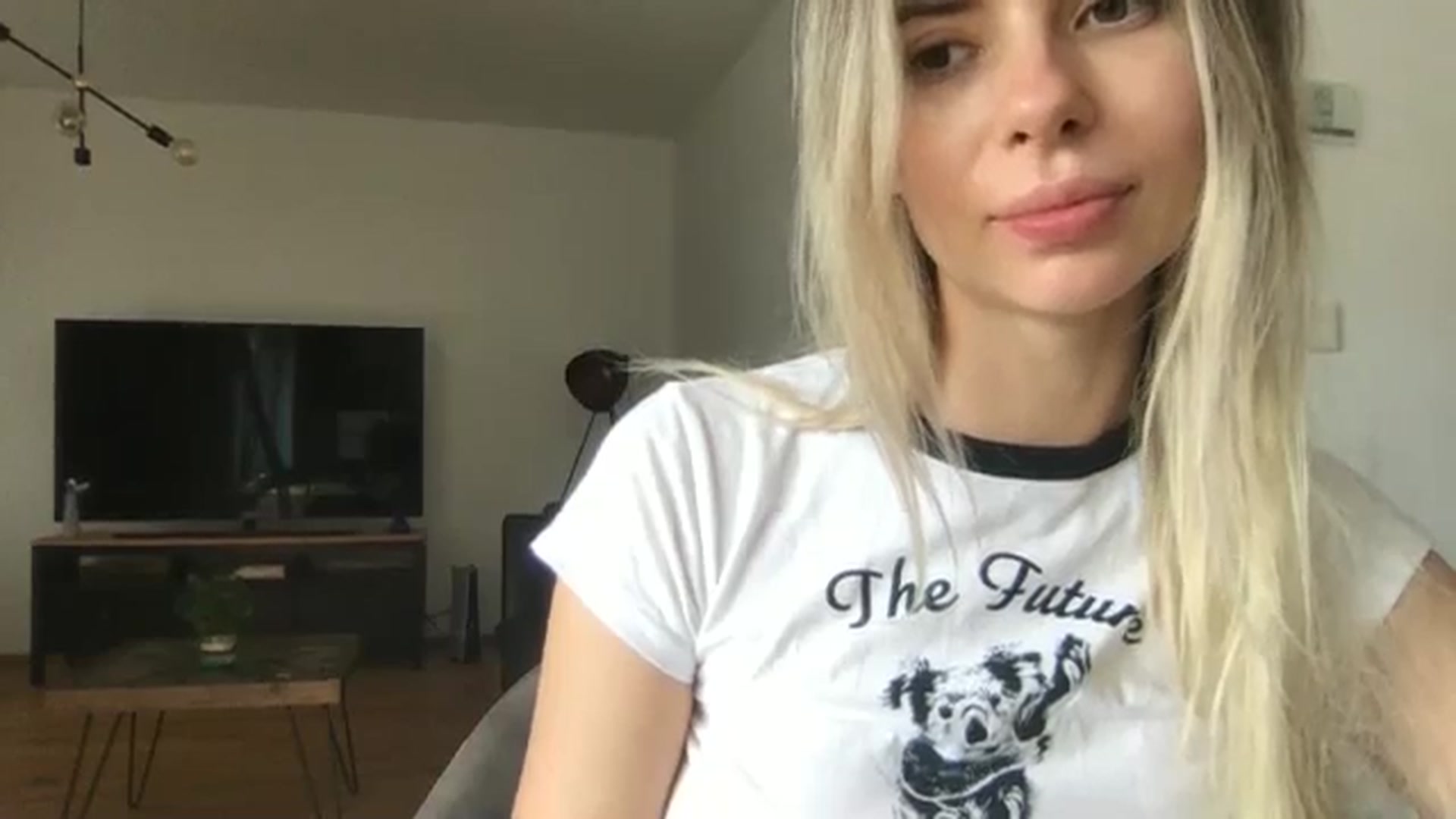 Gallery image thumbnail from neverinmylife's myfreecams stream on, 08/05/2024, 14:03 image 2 of 20