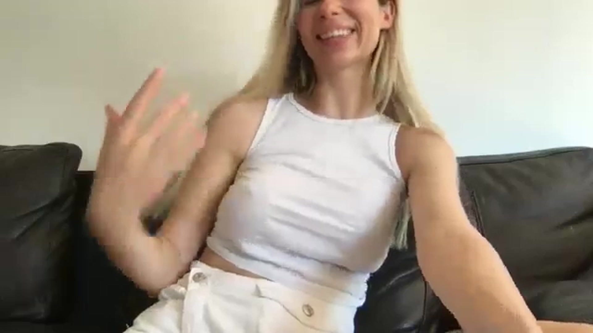 Gallery image thumbnail from neverinmylife's myfreecams stream on, 08/11/2024, 16:35 image 18 of 20