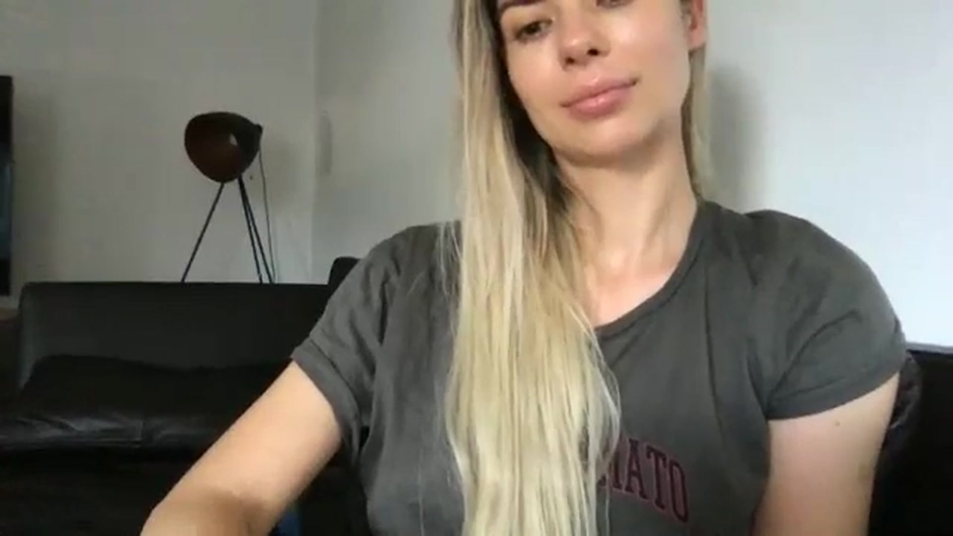 Gallery image thumbnail from neverinmylife's myfreecams stream on, 08/12/2024, 11:37 image 17 of 20