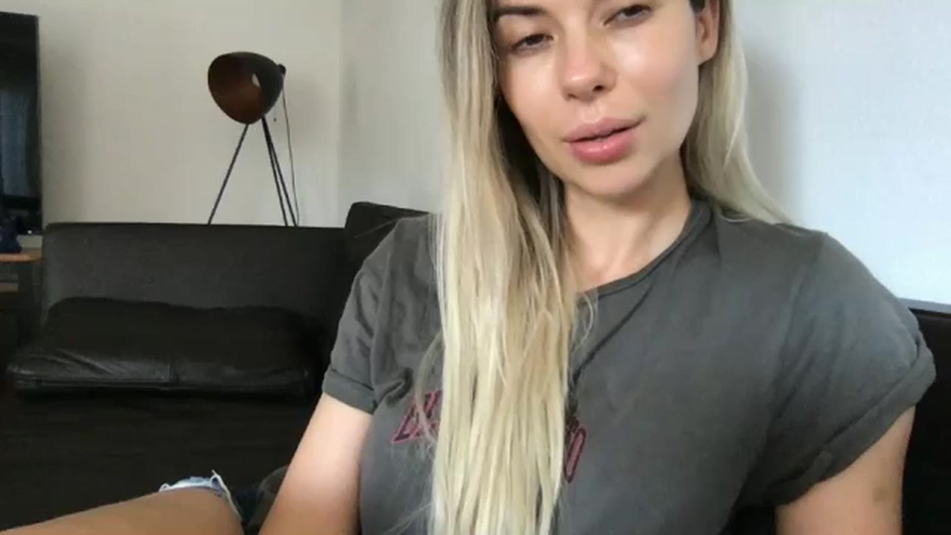 Gallery image thumbnail from neverinmylife's myfreecams stream on, 08/12/2024, 13:19 image 16 of 20