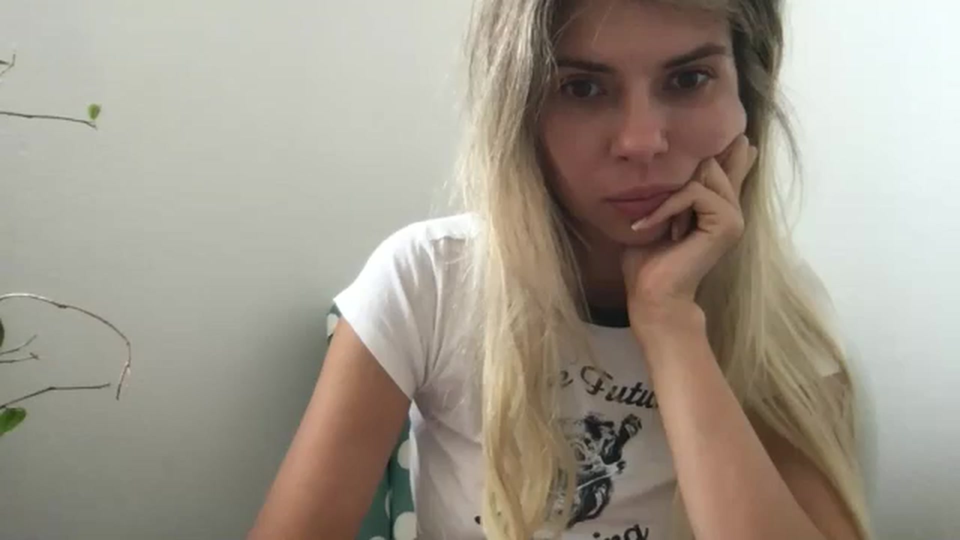 Gallery image thumbnail from neverinmylife's myfreecams stream on, 08/22/2024, 11:15 image 7 of 20