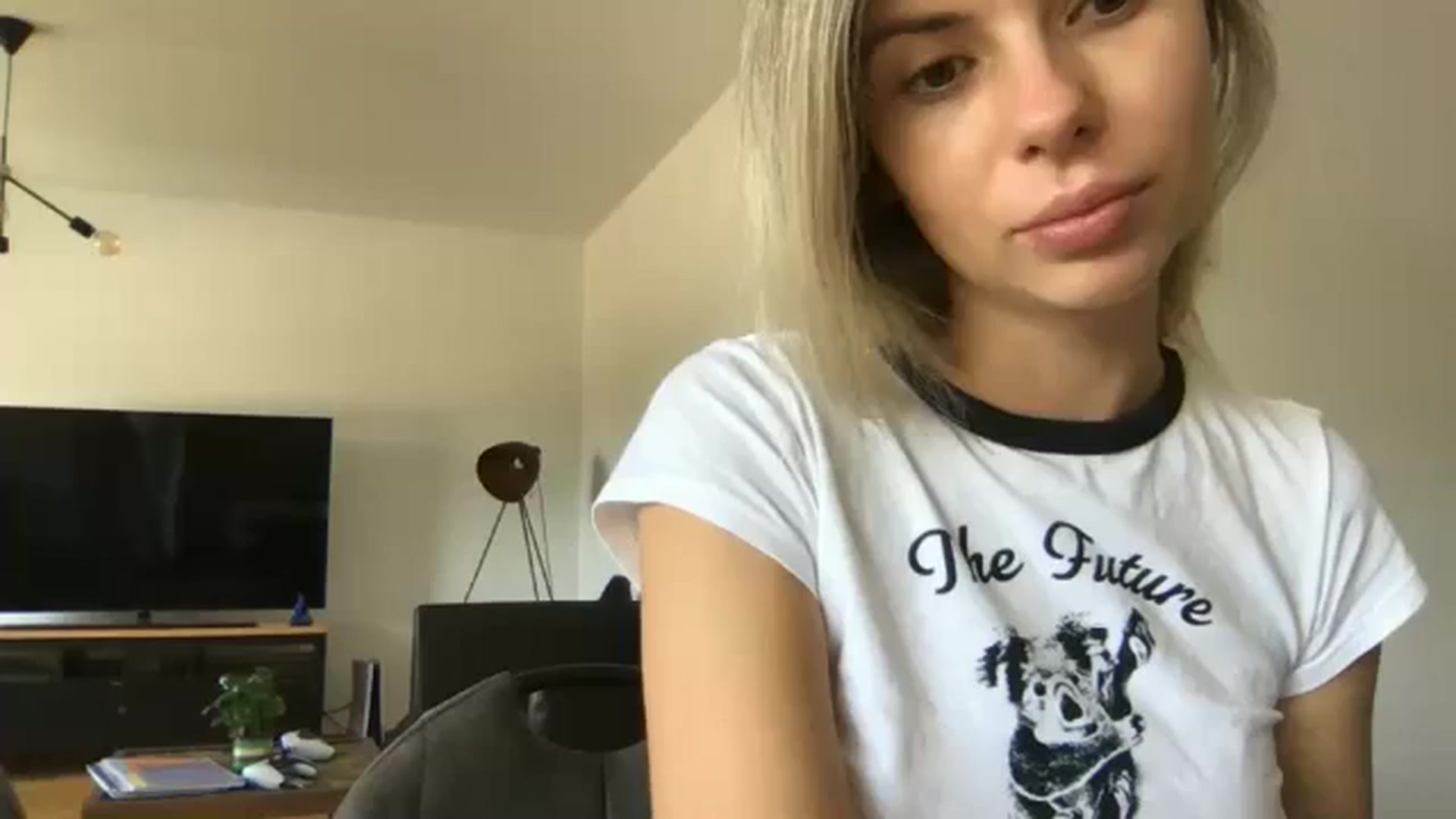 Gallery image thumbnail from neverinmylife's myfreecams stream on, 08/27/2024, 12:31 image 1 of 20