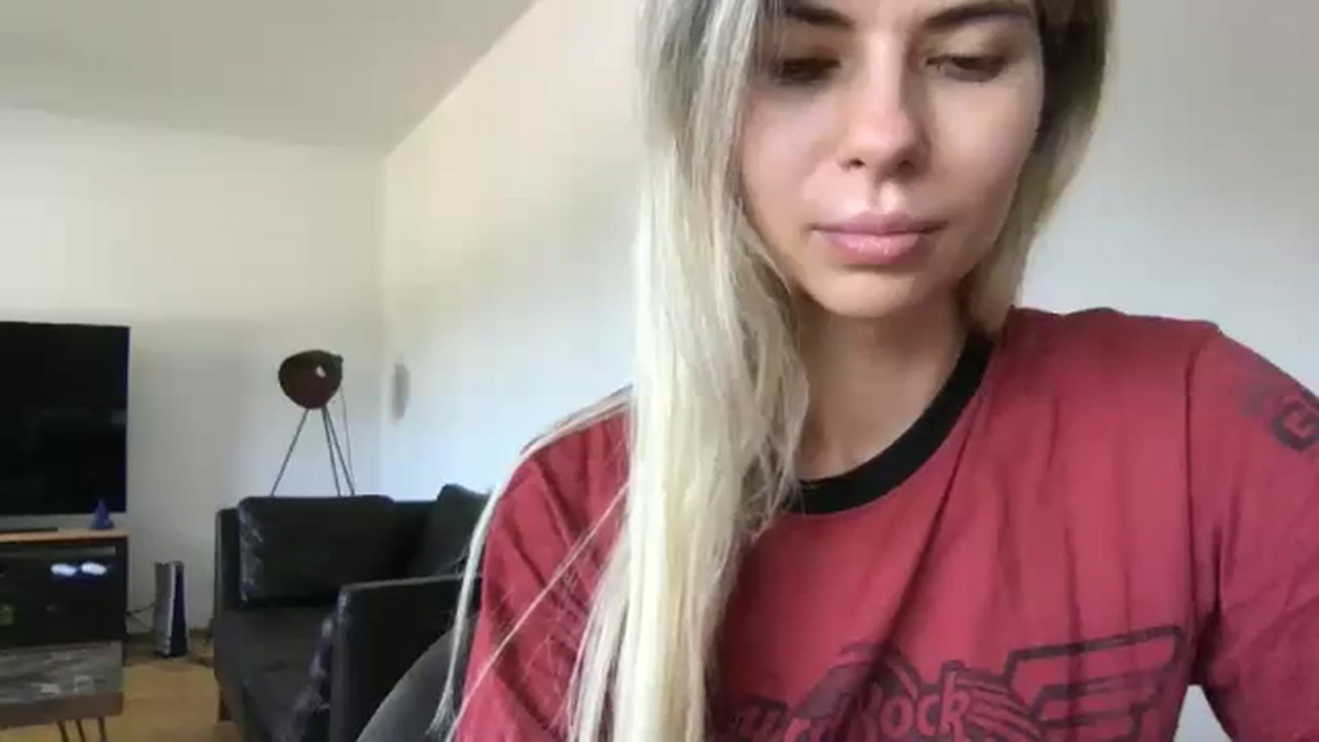 Gallery image thumbnail from neverinmylife's myfreecams stream on, 08/29/2024, 10:43 image 8 of 20