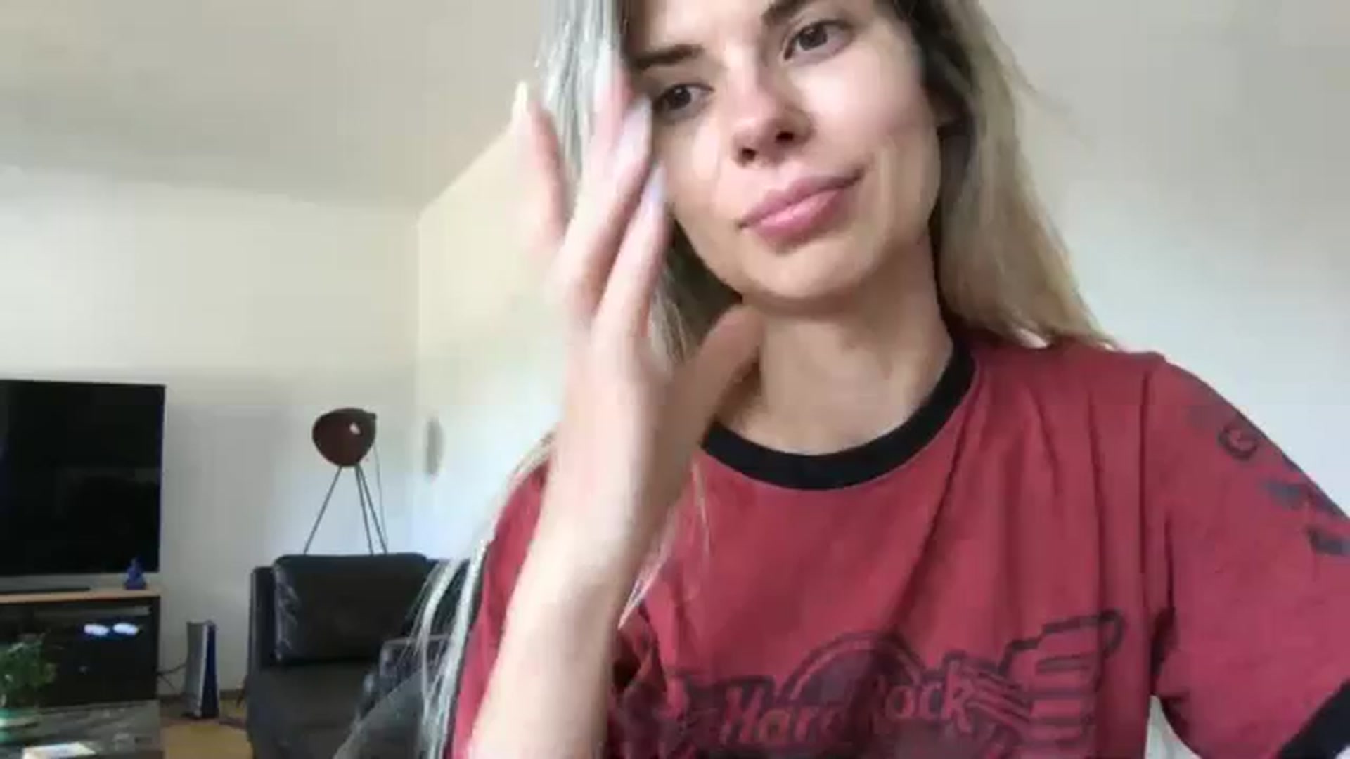 Gallery image thumbnail from neverinmylife's myfreecams stream on, 08/29/2024, 10:43 image 2 of 20