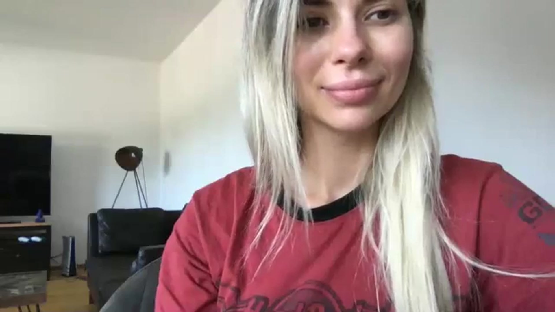Gallery image thumbnail from neverinmylife's myfreecams stream on, 08/29/2024, 10:43 image 18 of 20