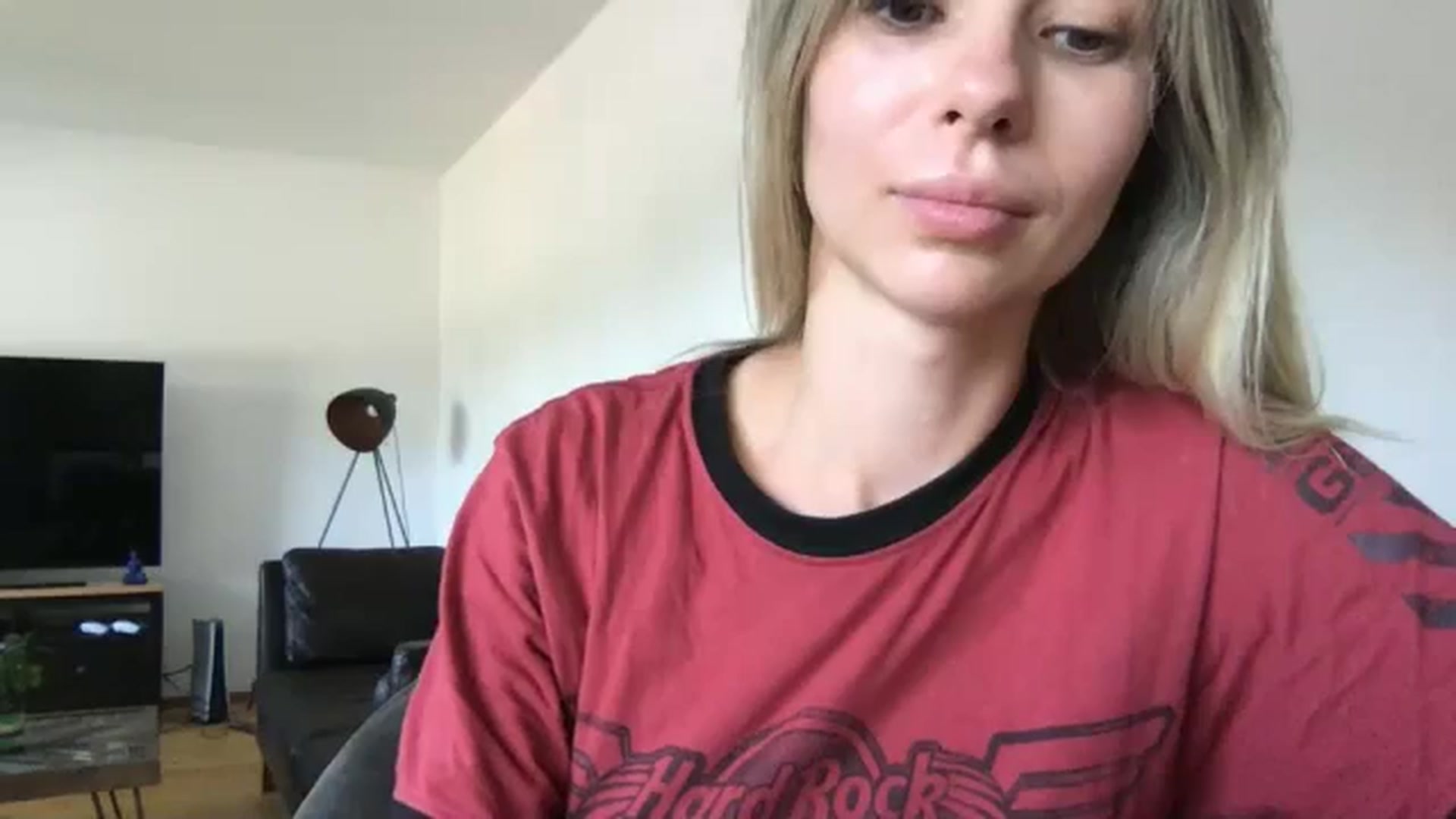 Gallery image thumbnail from neverinmylife's myfreecams stream on, 08/29/2024, 10:43 image 15 of 20