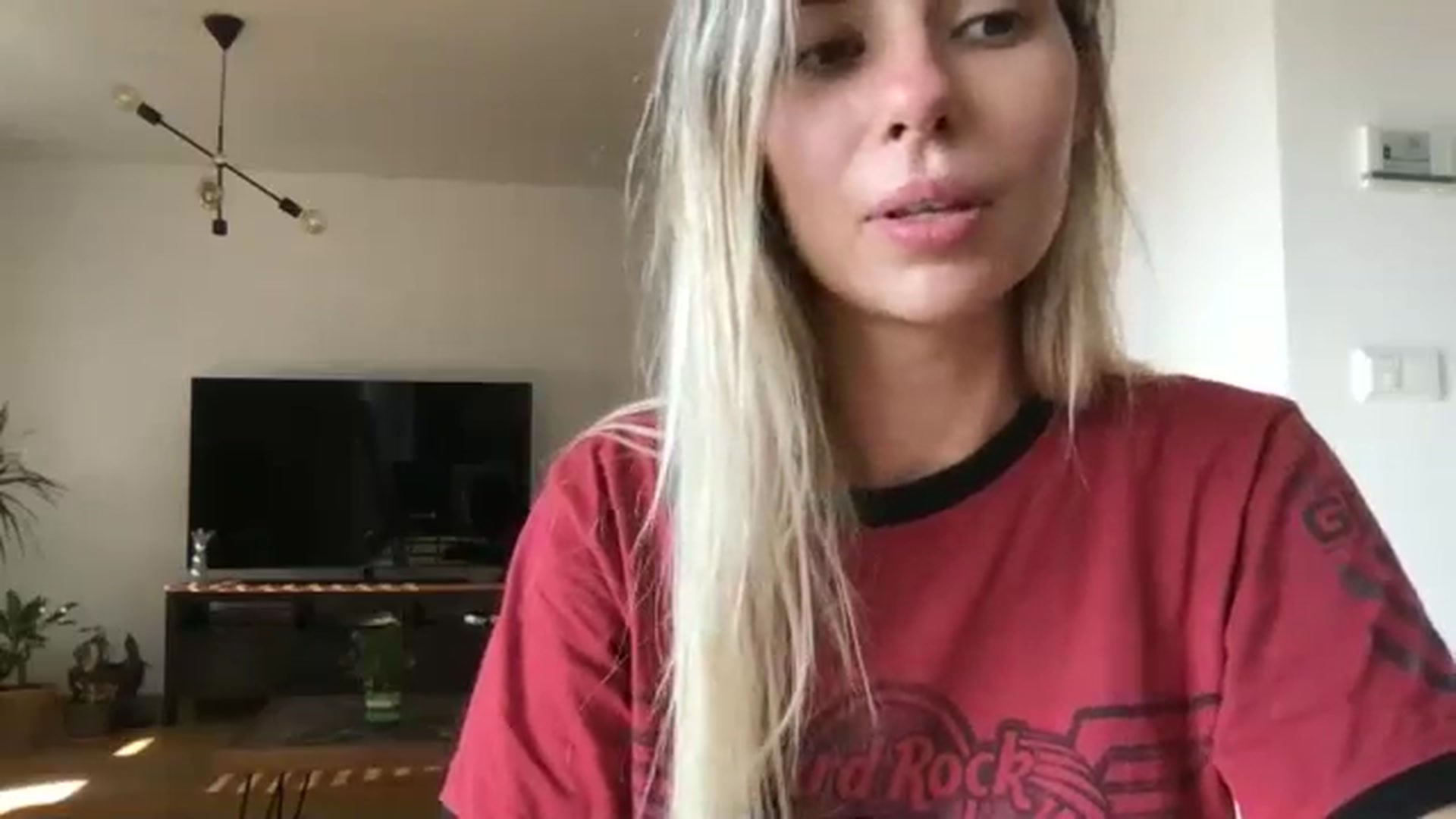 Gallery image thumbnail from neverinmylife's myfreecams stream on, 08/29/2024, 15:11 image 19 of 20