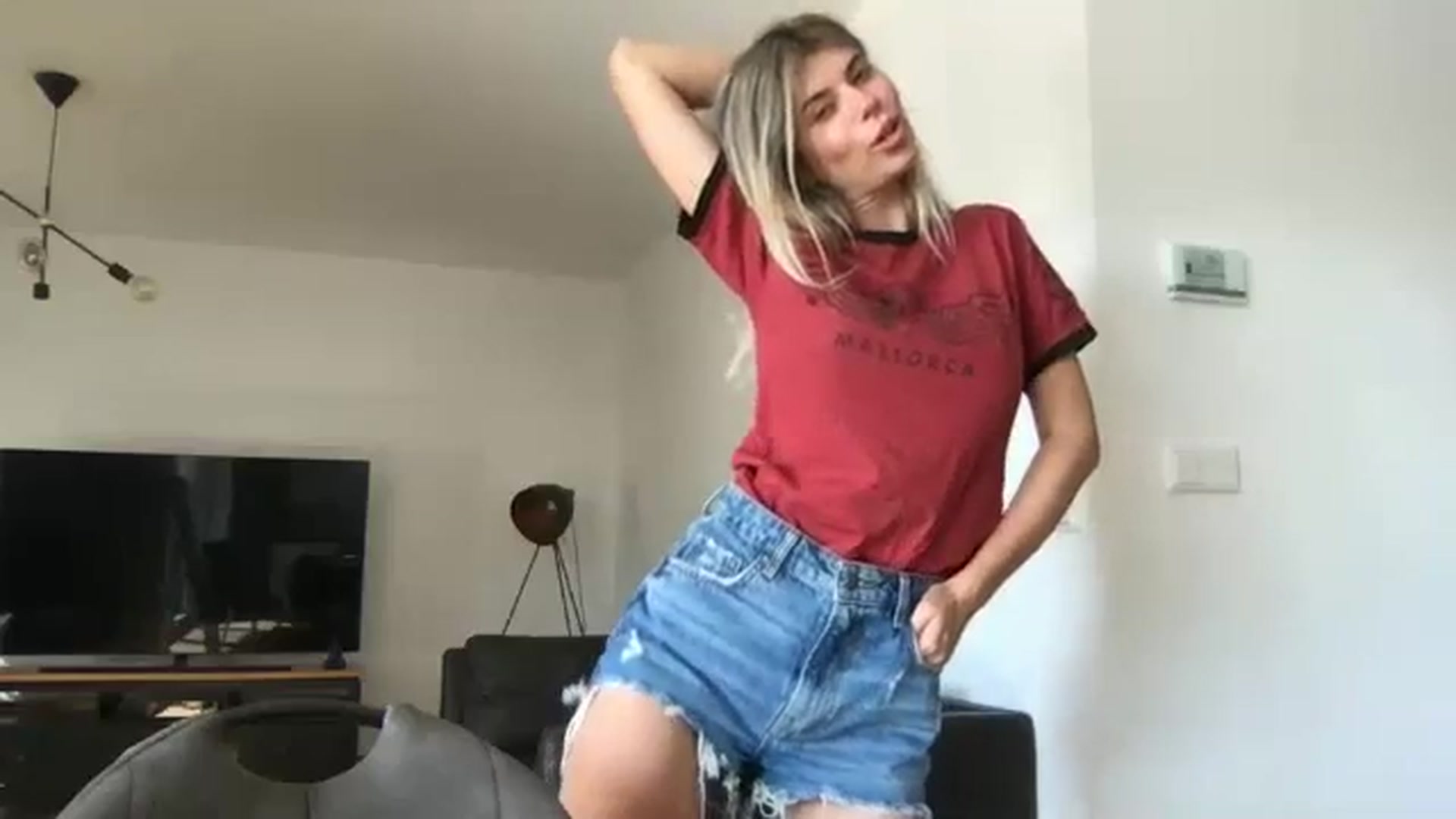 Gallery image thumbnail from neverinmylife's myfreecams stream on, 08/29/2024, 15:11 image 5 of 20