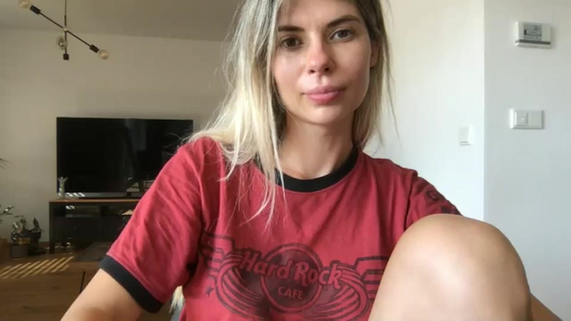 Gallery image thumbnail from neverinmylife's myfreecams stream on, 08/29/2024, 15:11 image 8 of 20