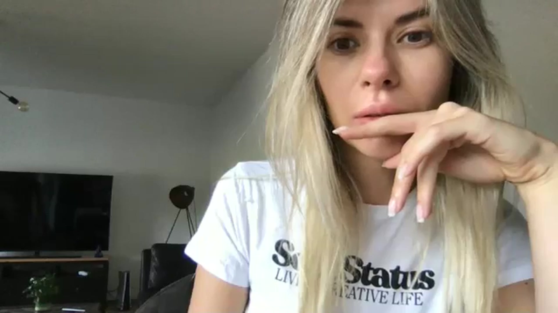 Gallery image thumbnail from neverinmylife's myfreecams stream on, 08/30/2024, 06:29 image 2 of 20