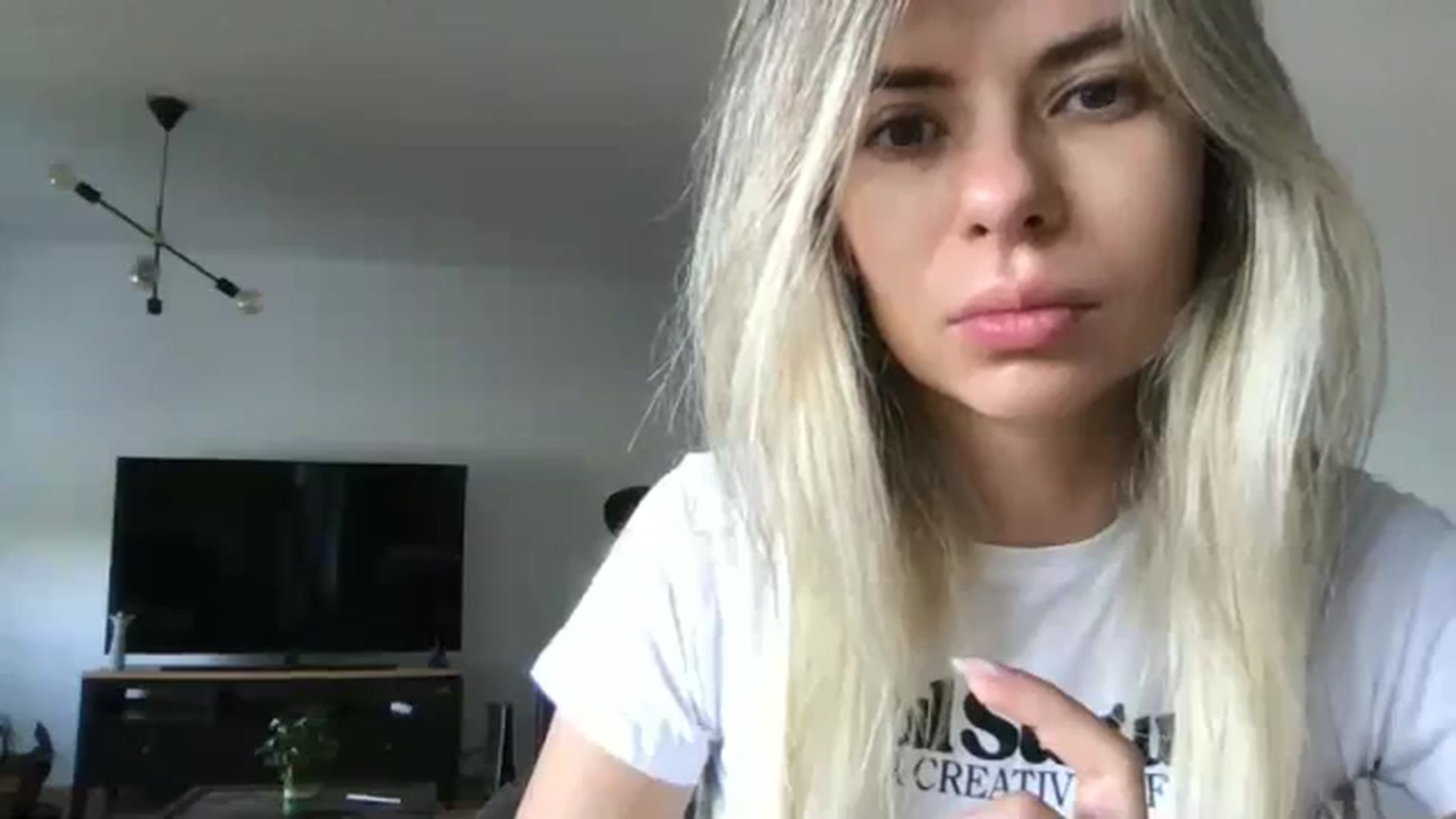 Gallery image thumbnail from neverinmylife's myfreecams stream on, 08/30/2024, 06:29 image 4 of 20
