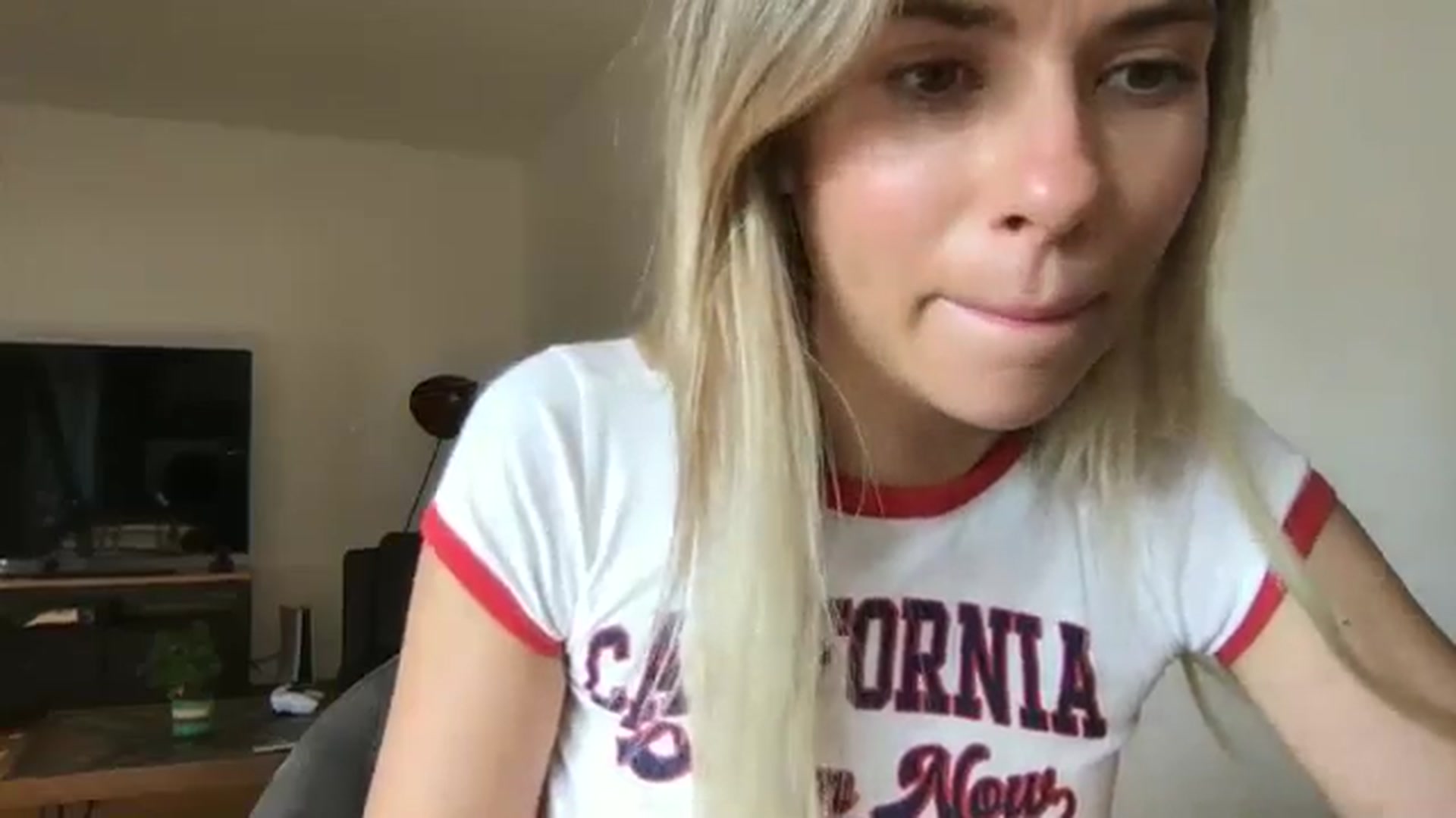 Gallery image thumbnail from neverinmylife's myfreecams stream on, 08/31/2024, 15:10 image 5 of 20