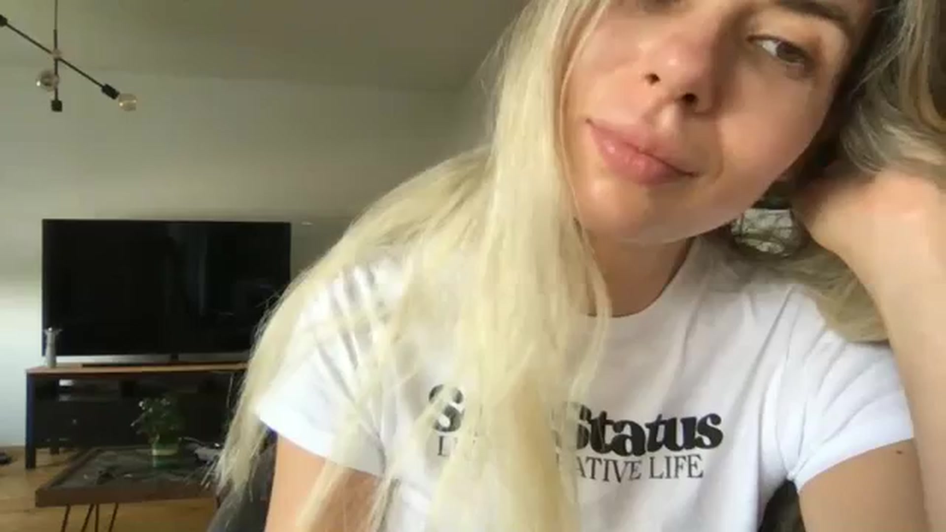 Gallery image thumbnail from neverinmylife's myfreecams stream on, 09/04/2024, 11:38 image 1 of 20