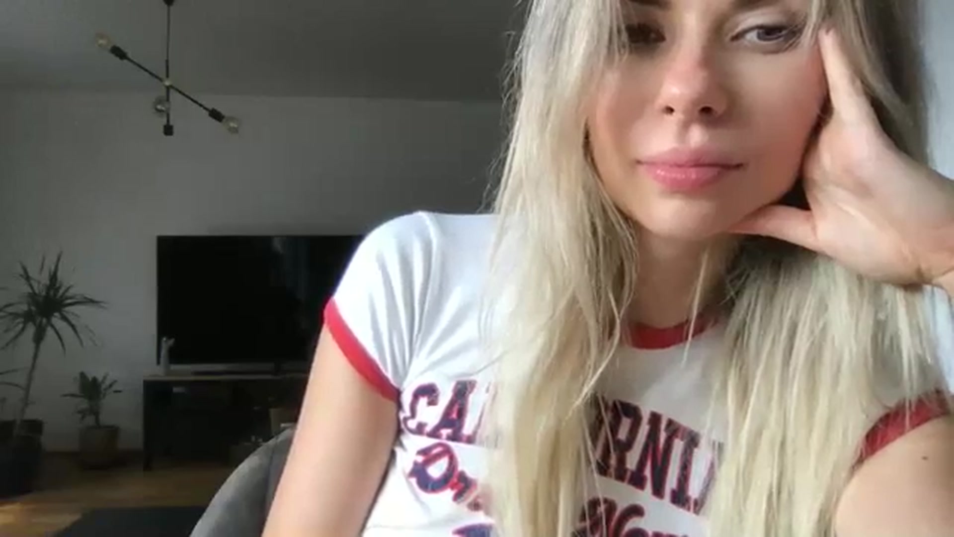 Gallery image thumbnail from neverinmylife's myfreecams stream on, 09/10/2024, 14:08 image 12 of 20