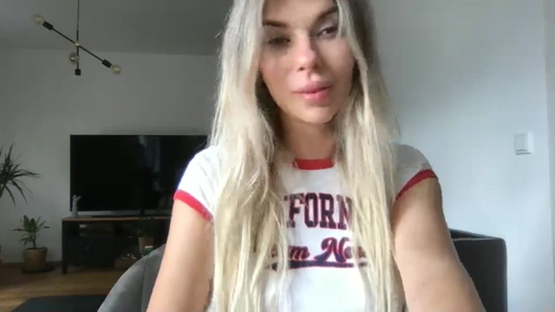 Gallery image thumbnail from neverinmylife's myfreecams stream on, 09/10/2024, 14:08 image 14 of 20