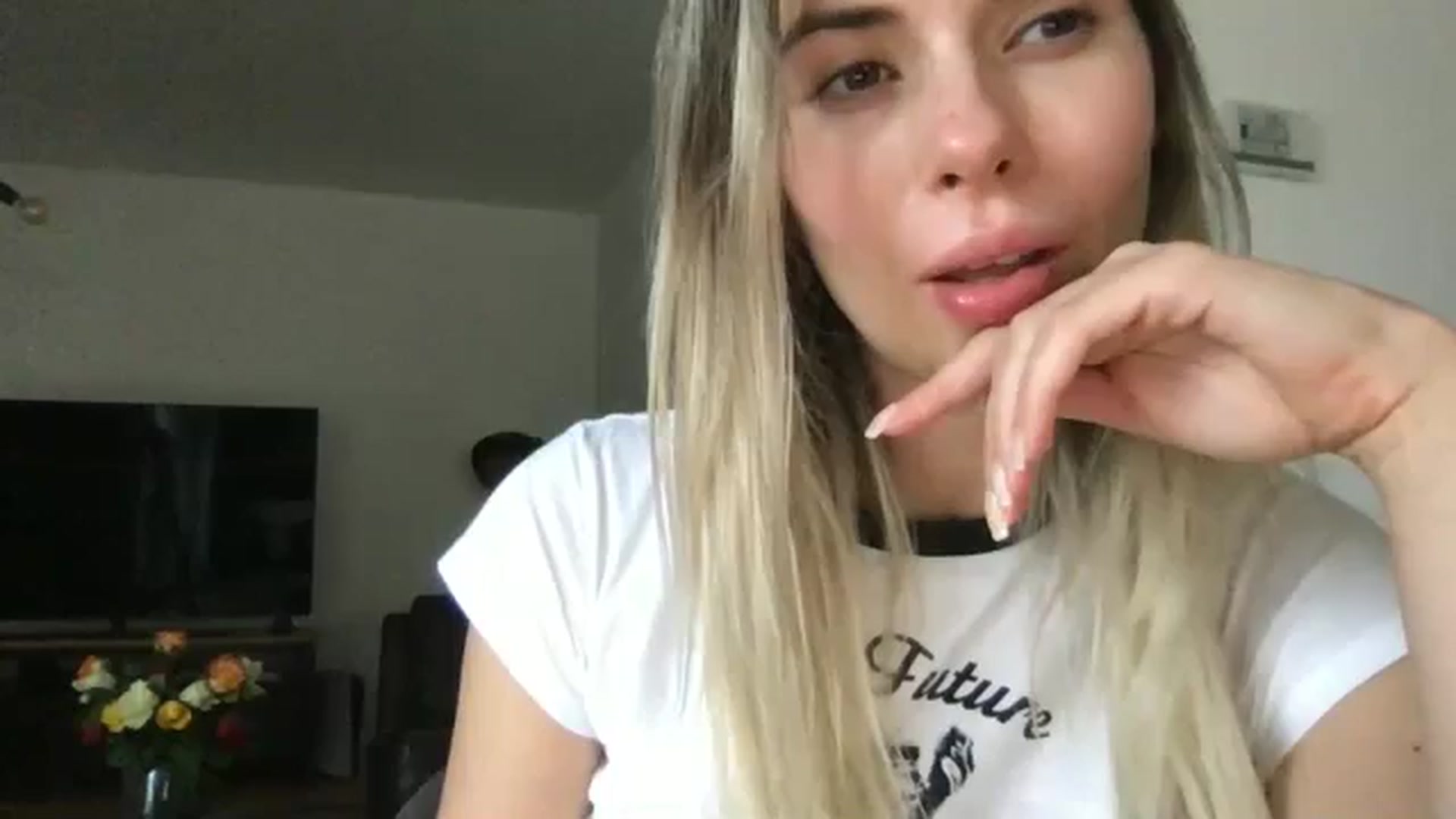 Gallery image thumbnail from neverinmylife's myfreecams stream on, 09/15/2024, 14:55 image 1 of 20
