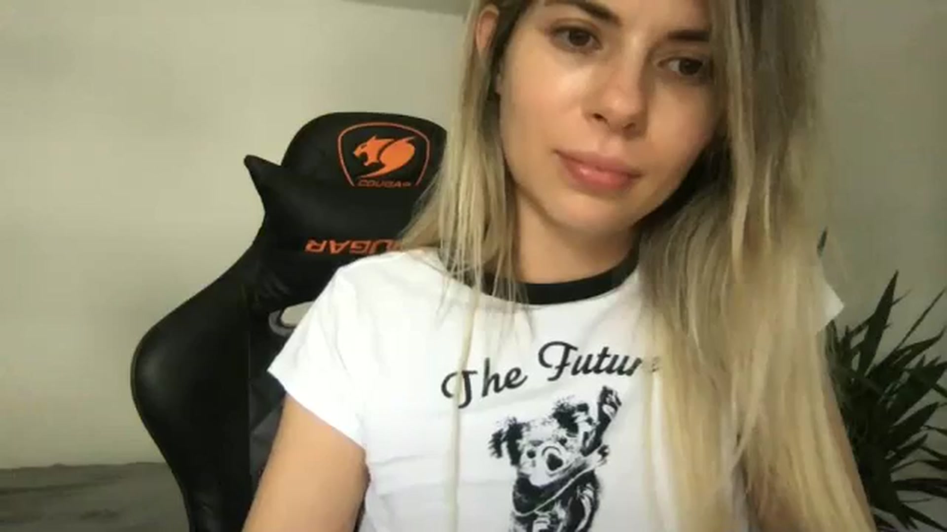 Gallery image thumbnail from neverinmylife's myfreecams stream on, 09/17/2024, 13:19 image 18 of 20