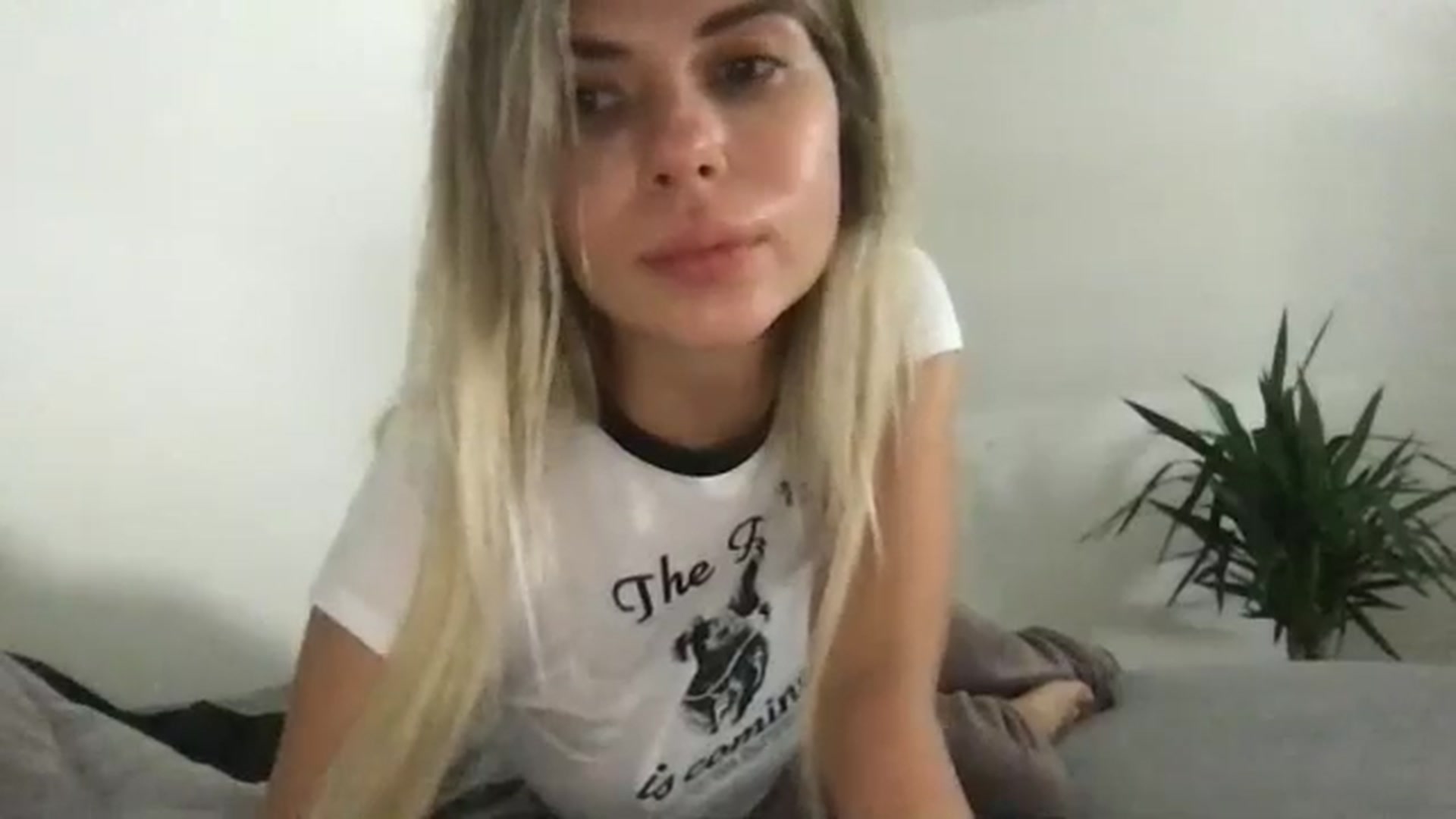 Gallery image thumbnail from neverinmylife's myfreecams stream on, 09/17/2024, 13:19 image 10 of 20