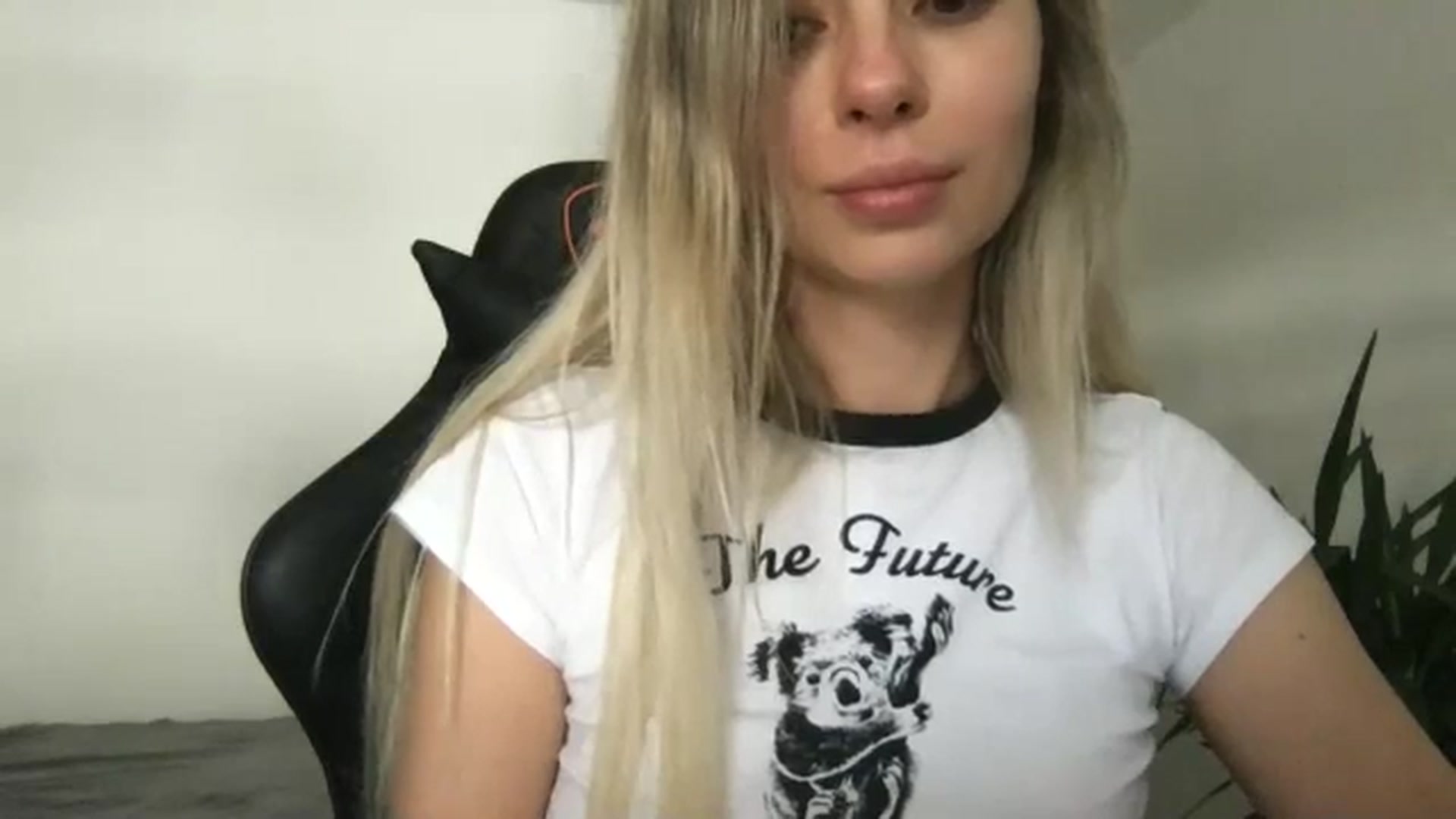 Gallery image thumbnail from neverinmylife's myfreecams stream on, 09/17/2024, 13:19 image 13 of 20