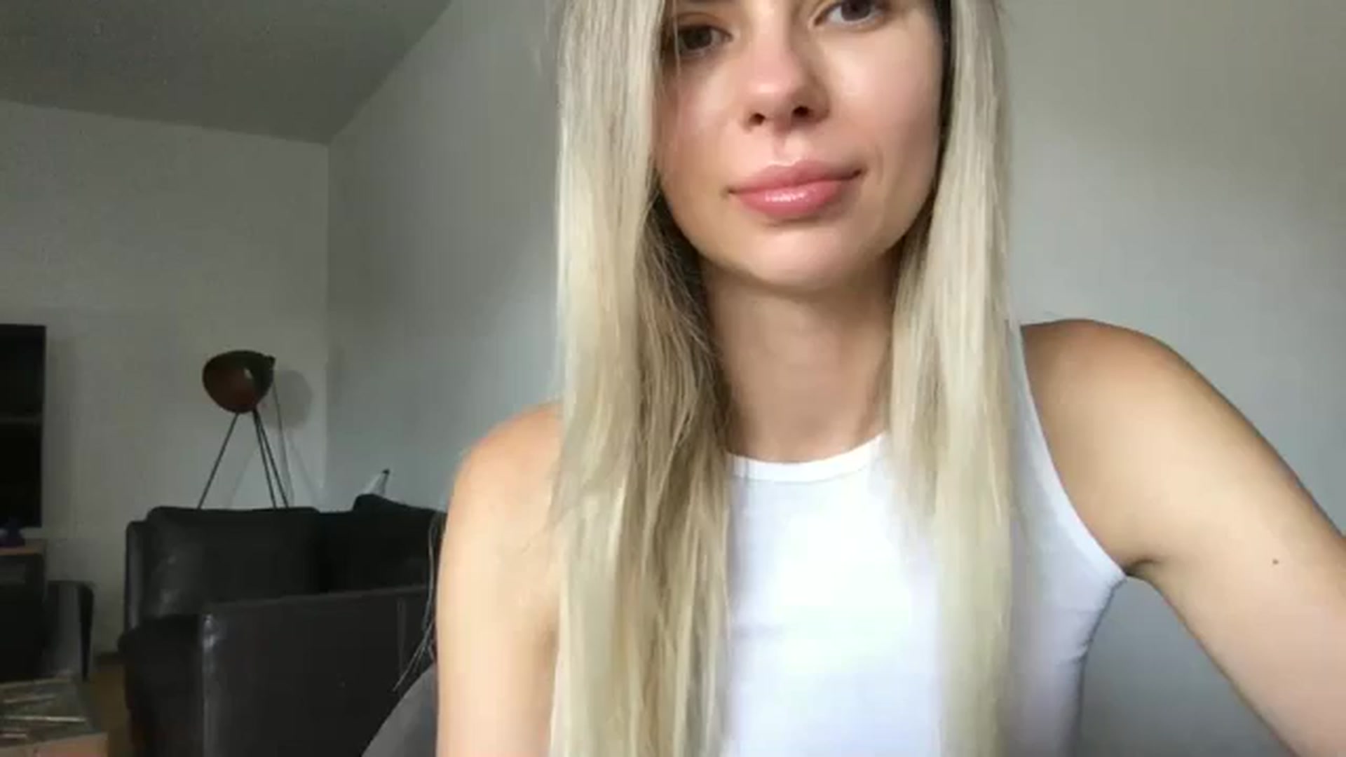 Gallery image thumbnail from neverinmylife's myfreecams stream on, 09/23/2024, 13:20 image 8 of 20
