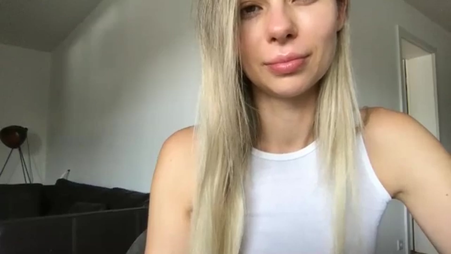Gallery image thumbnail from neverinmylife's myfreecams stream on, 09/23/2024, 13:20 image 15 of 20