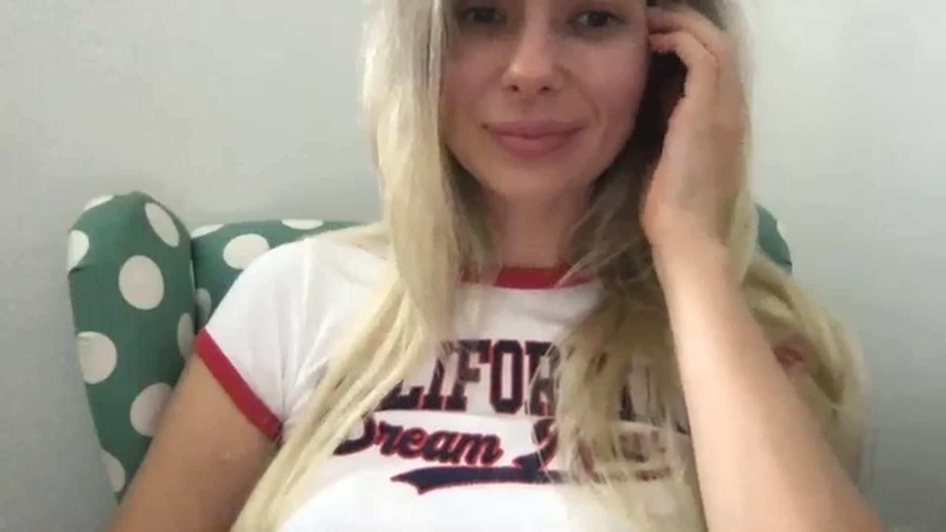 Gallery image thumbnail from neverinmylife's myfreecams stream on, 10/03/2024, 13:50 image 6 of 20