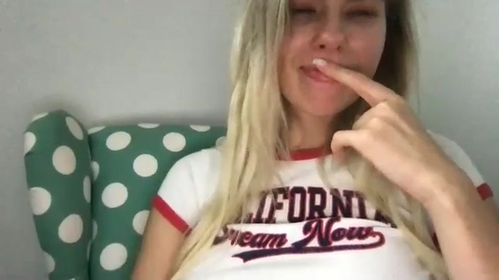 Gallery image thumbnail from neverinmylife's myfreecams stream on, 10/03/2024, 15:46 image 8 of 20