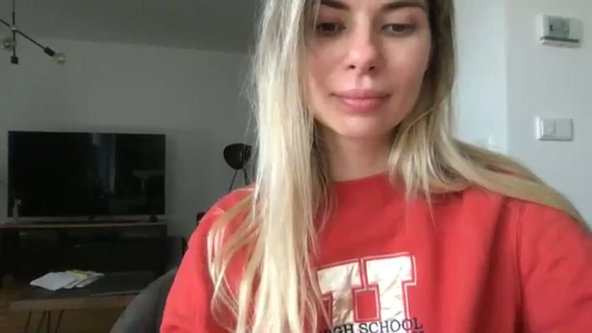 Gallery image thumbnail from neverinmylife's myfreecams stream on, 10/06/2024, 11:04 image 12 of 20