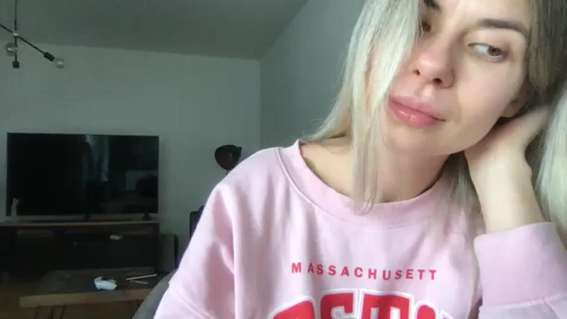 Gallery image thumbnail from neverinmylife's myfreecams stream on, 10/13/2024, 10:55 image 8 of 20