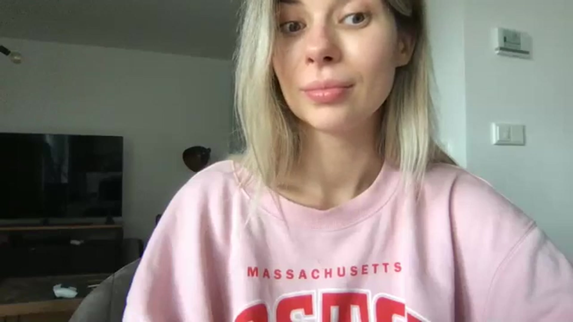 Gallery image thumbnail from neverinmylife's myfreecams stream on, 10/13/2024, 11:25 image 18 of 20