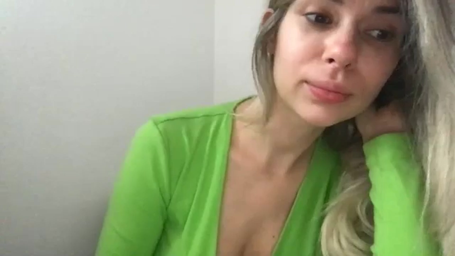 Gallery image thumbnail from neverinmylife's myfreecams stream on, 10/20/2024, 08:03 image 6 of 20