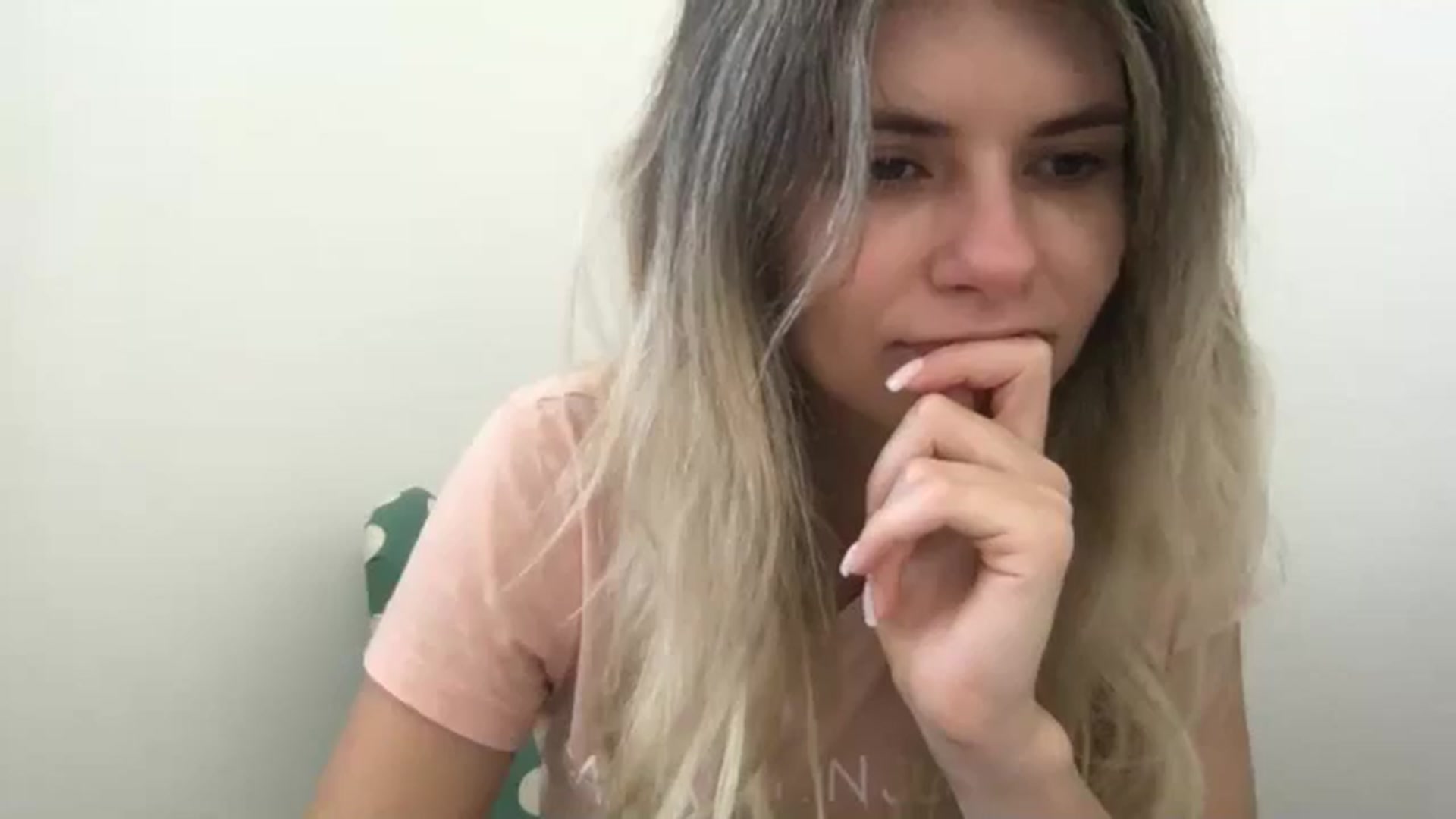 Gallery image thumbnail from neverinmylife's myfreecams stream on, 11/03/2024, 13:43 image 5 of 20