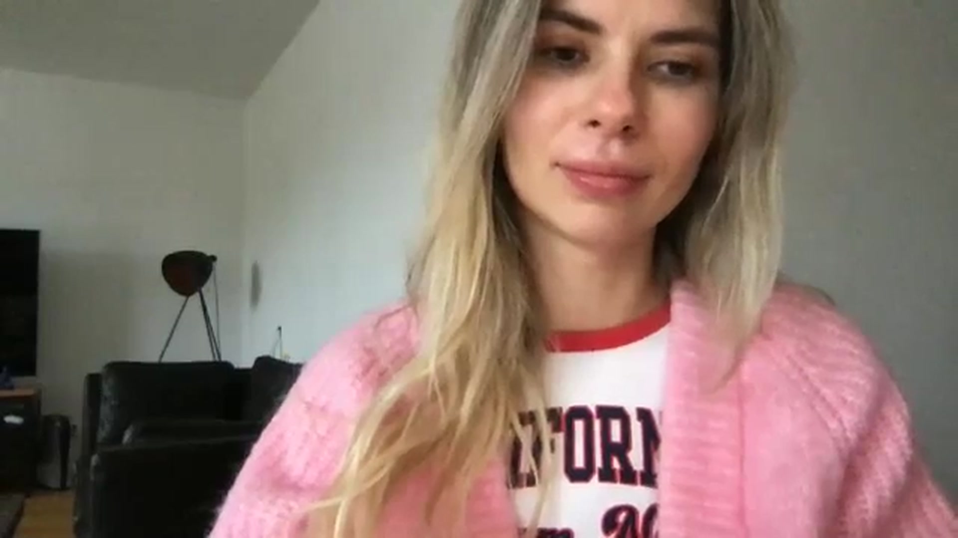 Gallery image thumbnail from neverinmylife's myfreecams stream on, 11/05/2024, 13:57 image 18 of 20