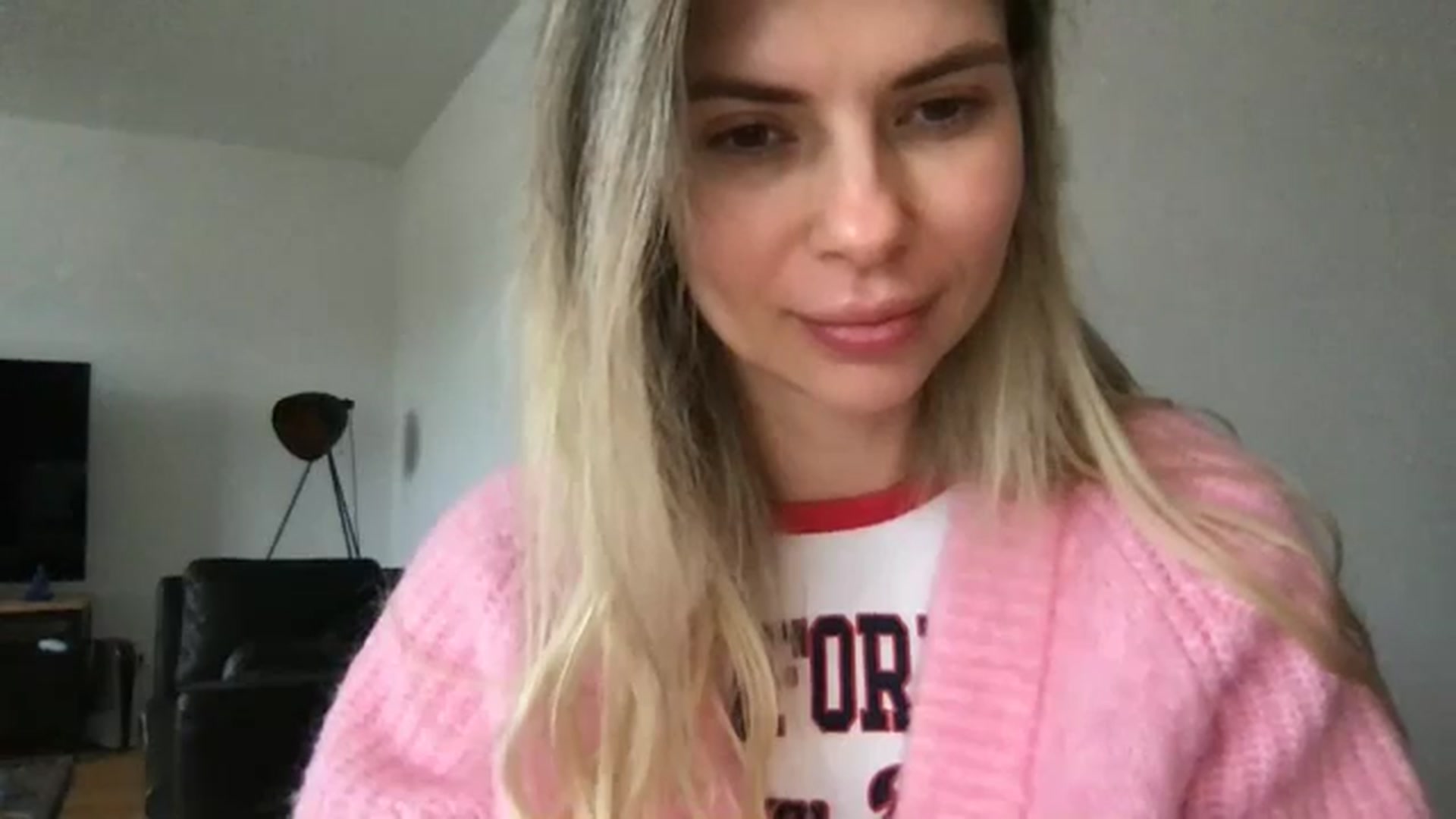 Gallery image thumbnail from neverinmylife's myfreecams stream on, 11/05/2024, 13:57 image 17 of 20