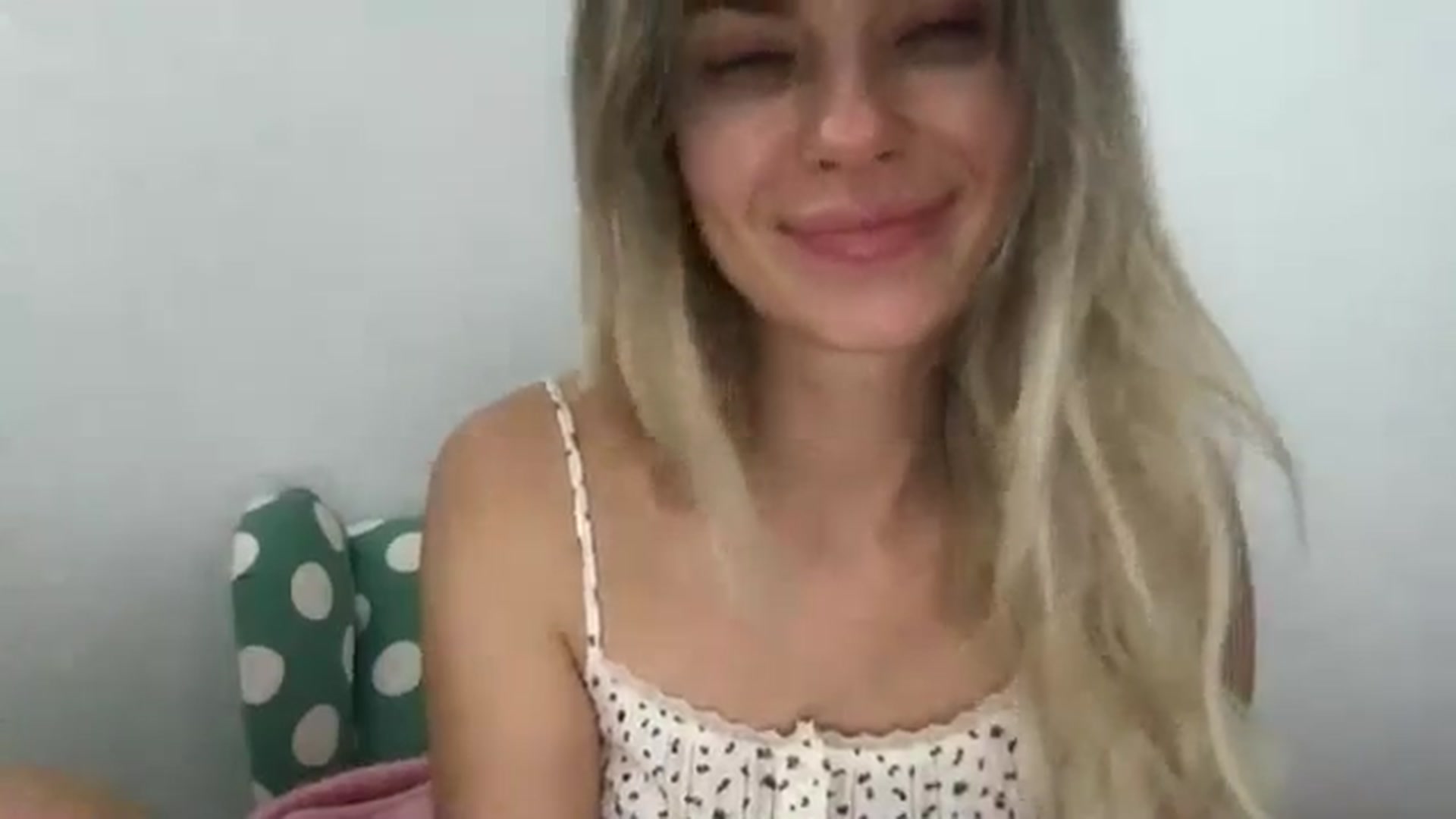 Gallery image thumbnail from neverinmylife's myfreecams stream on, 11/06/2024, 12:33 image 14 of 20