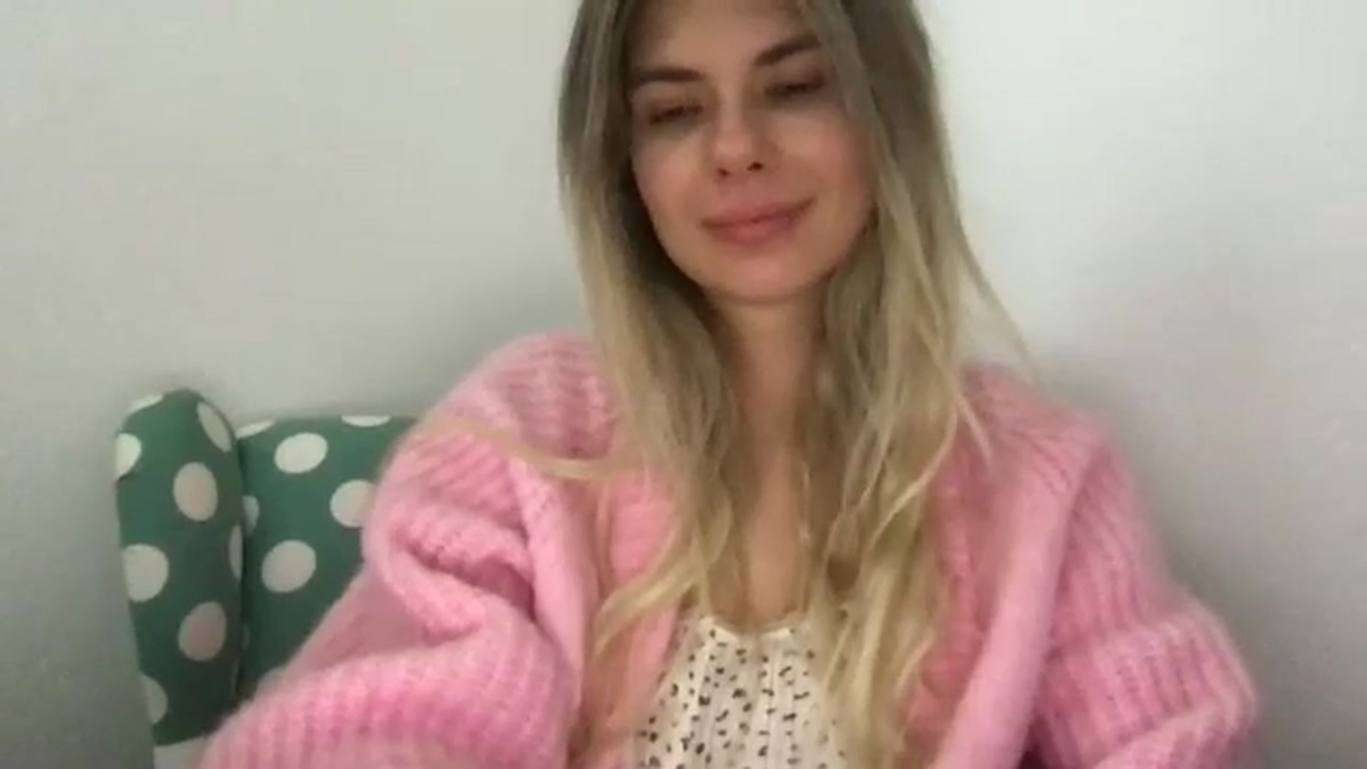 Gallery image thumbnail from neverinmylife's myfreecams stream on, 11/06/2024, 14:18 image 4 of 20