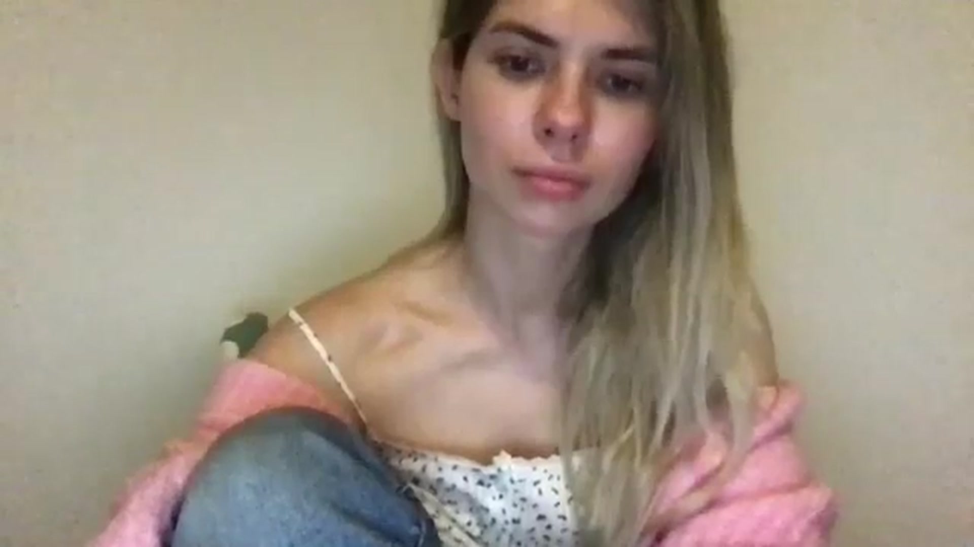 Gallery image thumbnail from neverinmylife's myfreecams stream on, 11/07/2024, 17:19 image 12 of 20