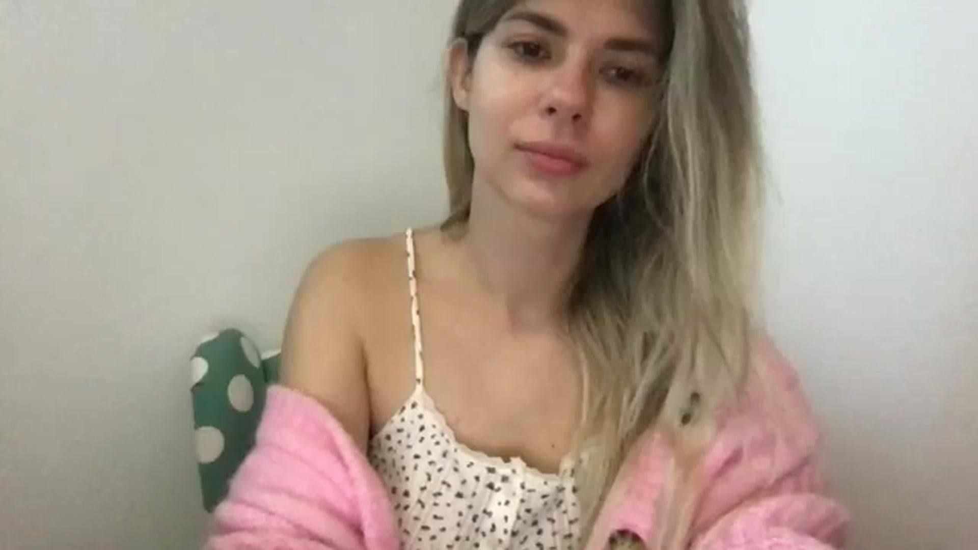 Gallery image thumbnail from neverinmylife's myfreecams stream on, 11/08/2024, 10:08 image 6 of 20