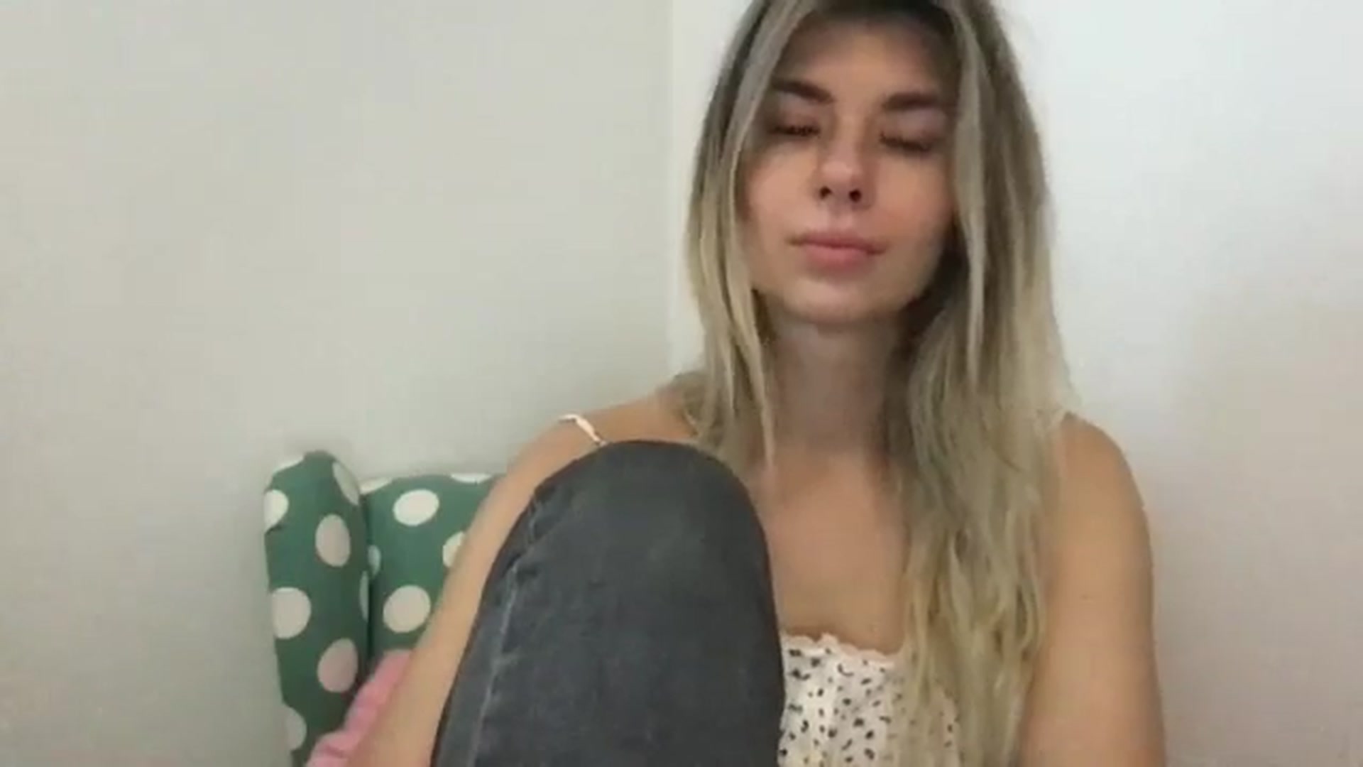 Gallery image thumbnail from neverinmylife's myfreecams stream on, 11/08/2024, 10:08 image 11 of 20