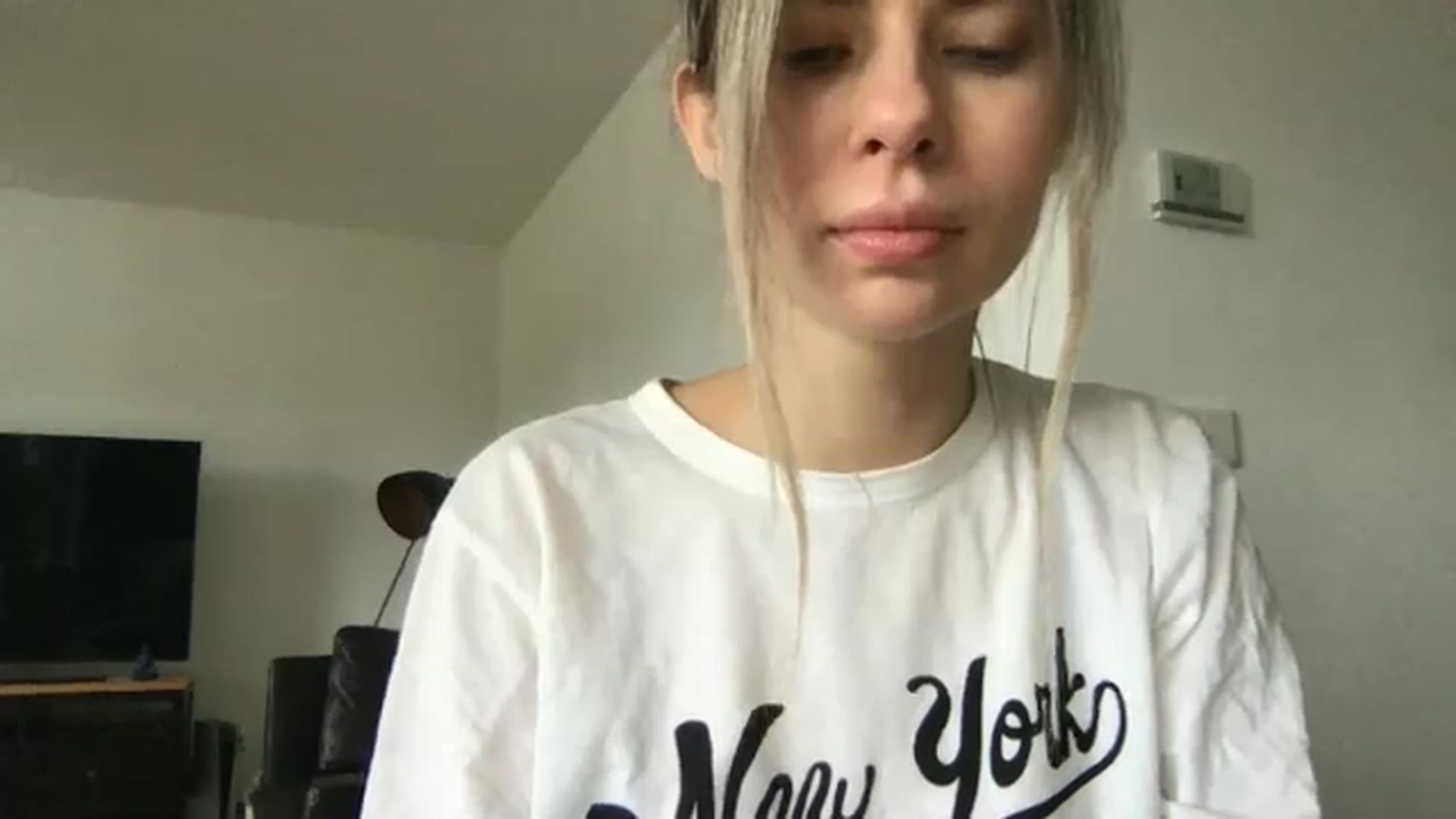 Gallery image thumbnail from neverinmylife's myfreecams stream on, 11/11/2024, 12:32 image 17 of 20