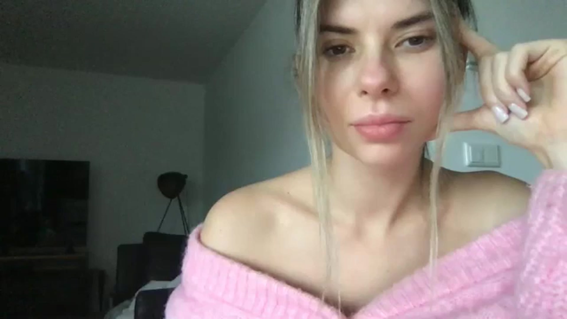 Gallery image thumbnail from neverinmylife's myfreecams stream on, 11/14/2024, 12:44 image 6 of 20