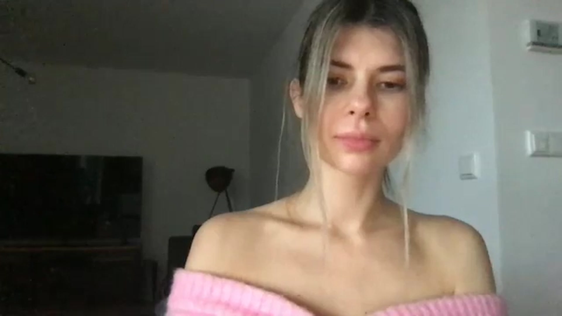 Gallery image thumbnail from neverinmylife's myfreecams stream on, 11/14/2024, 14:13 image 18 of 20