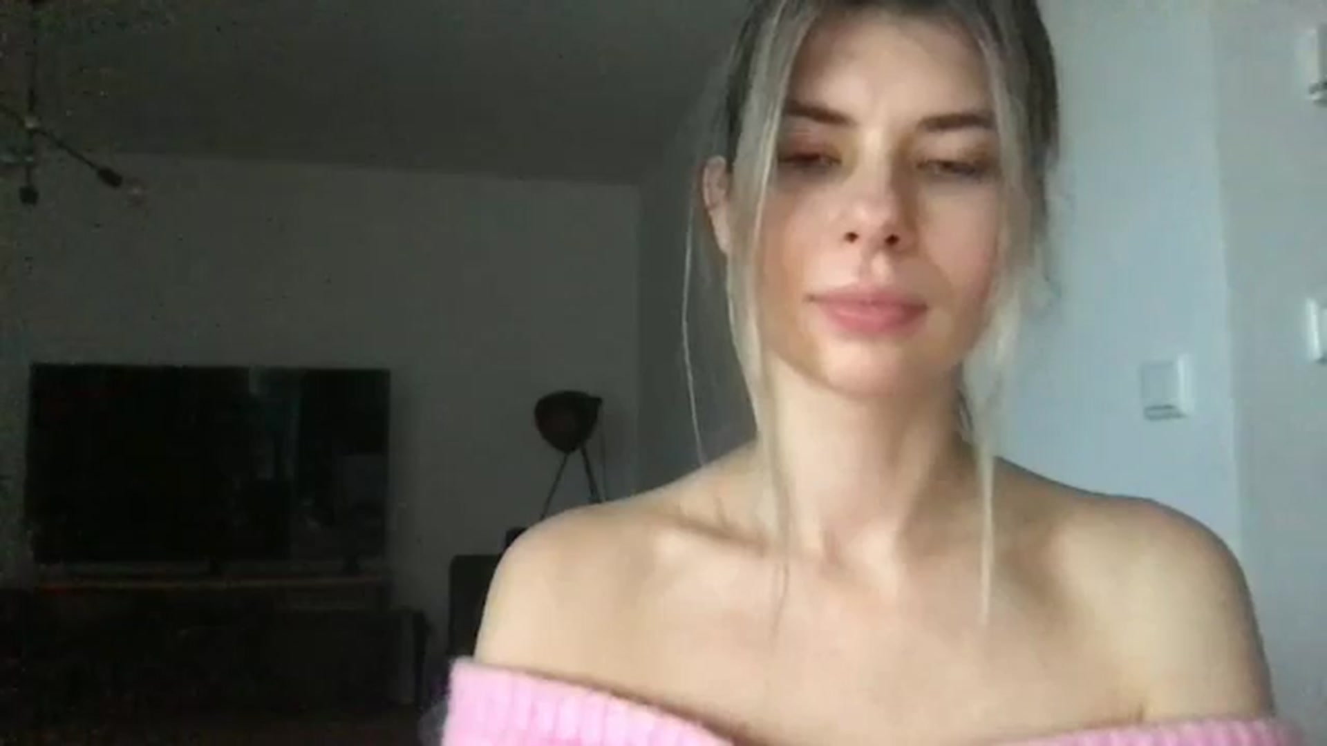 Gallery image thumbnail from neverinmylife's myfreecams stream on, 11/14/2024, 14:13 image 19 of 20