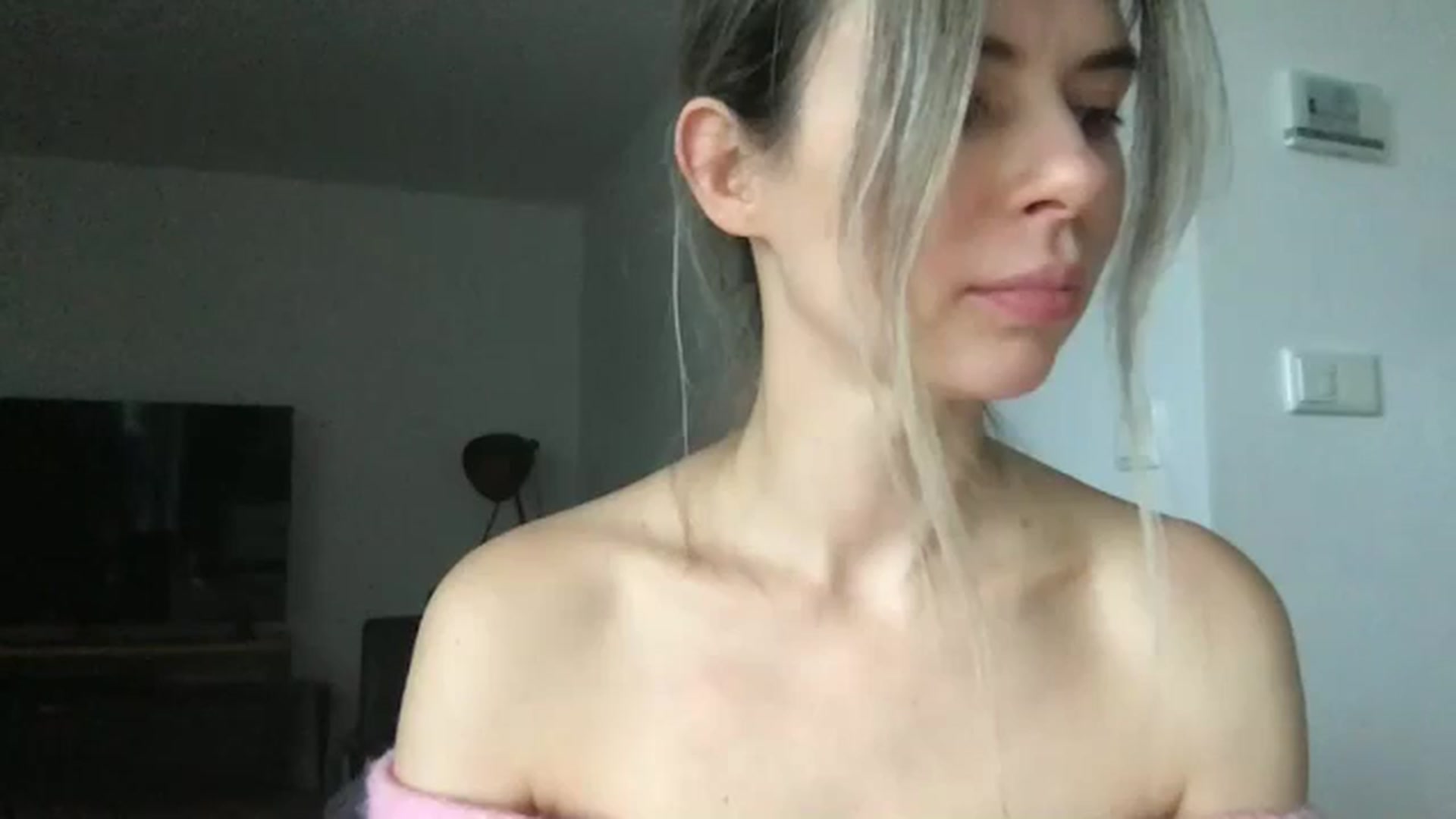 Gallery image thumbnail from neverinmylife's myfreecams stream on, 11/14/2024, 14:13 image 10 of 20